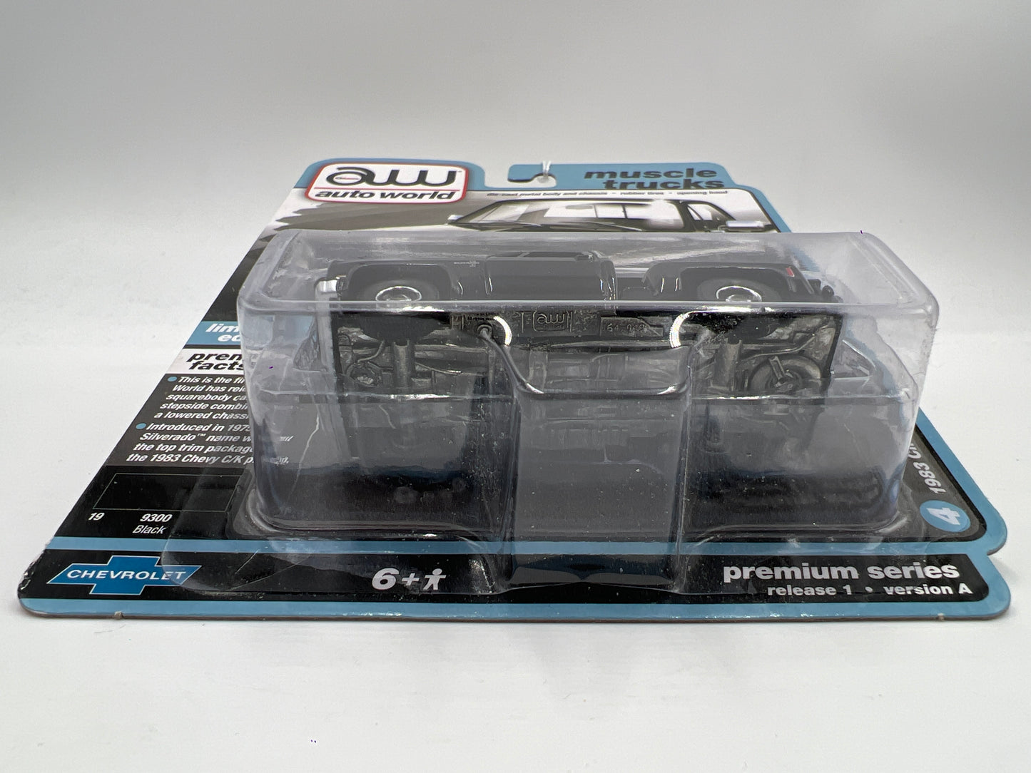 Auto World Muscle Trucks Release 1 Version A 1983 Chevy Silverado Stepside Black 181D