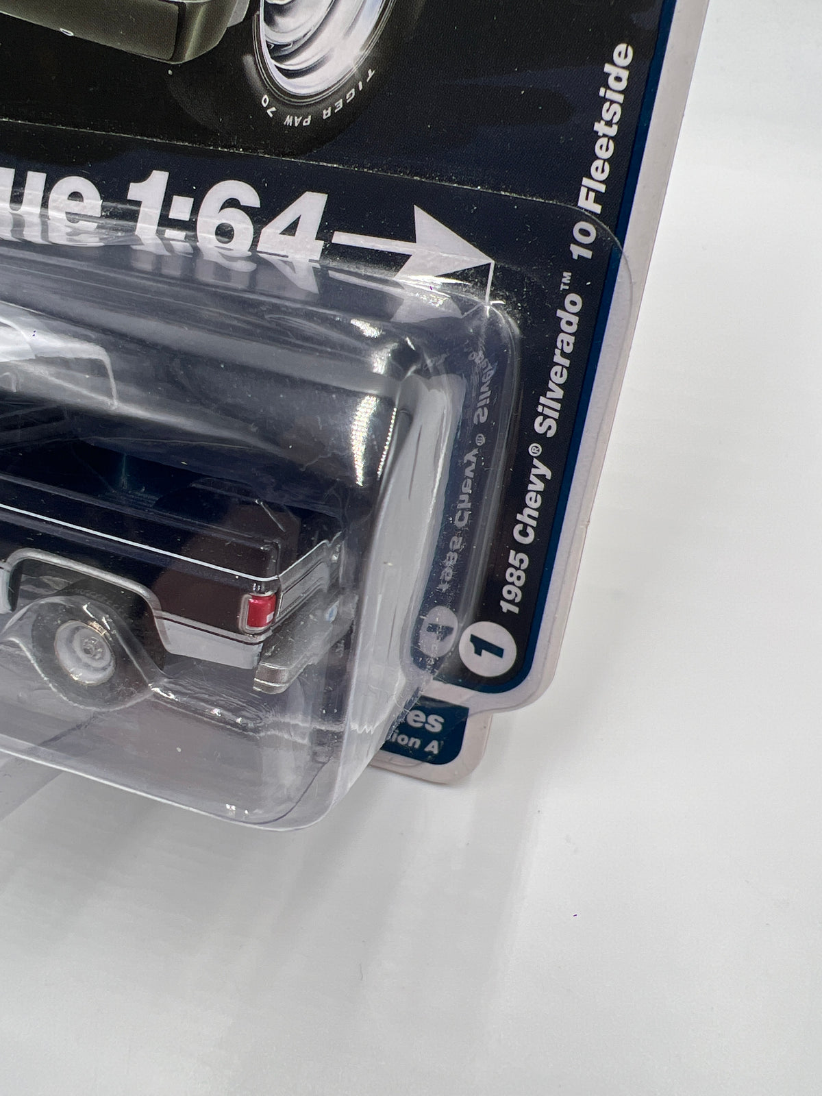 Auto World Muscle Trucks Release 5 Version A 1985 Chevy Silverado 10 Fleetside Dark Blue 184D