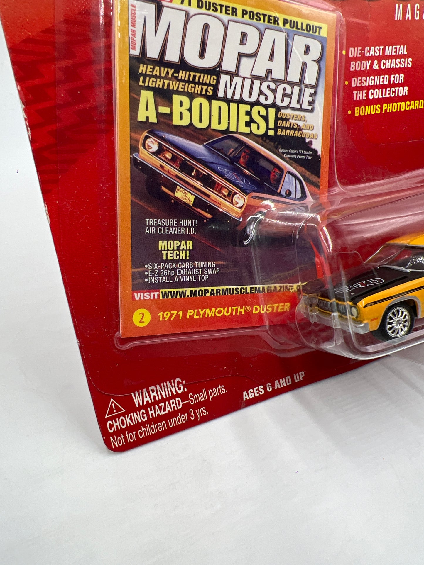 Johnny Lightning Mopar Muscle Magazine #2 1971 Plymouth Duster Yellow 220B