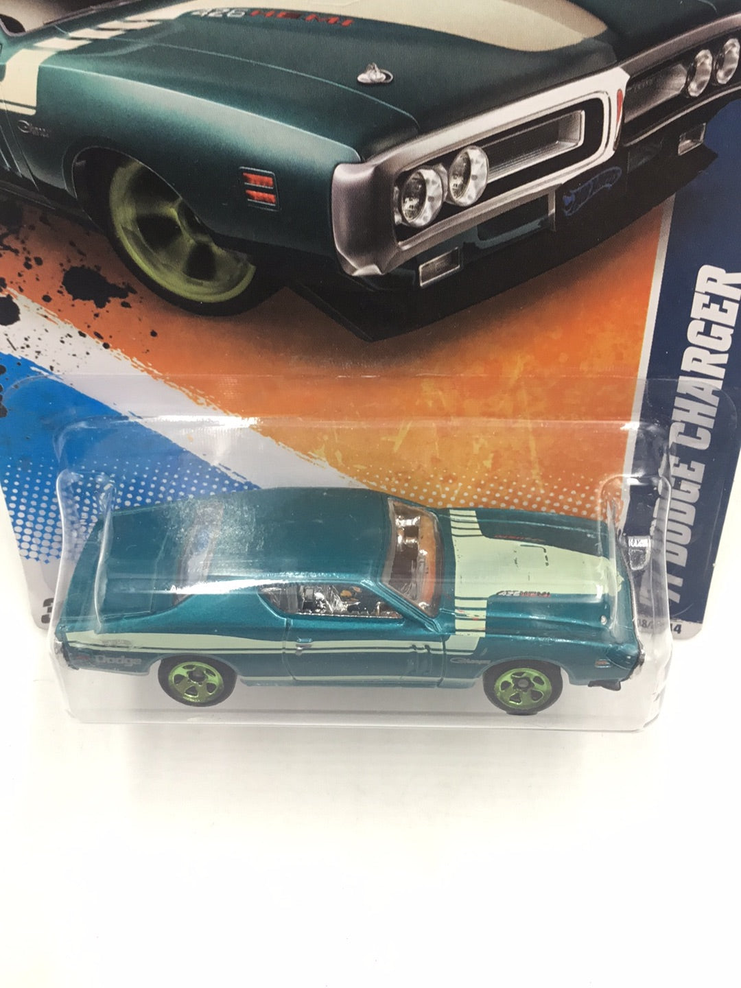 2011 Hot Wheels #108 71 Dodge Charger GG4