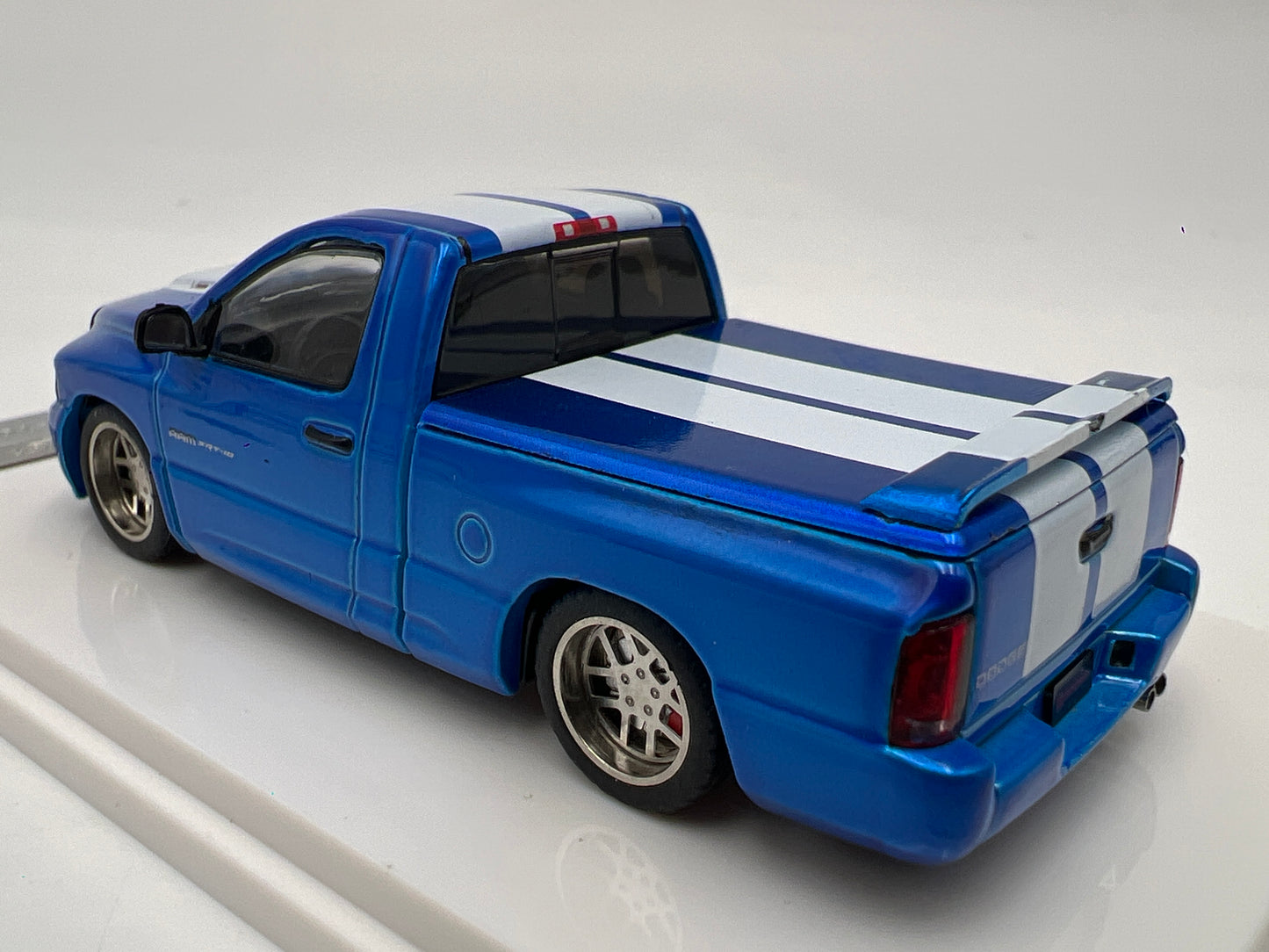 Shoom 64 Models 1:64 MiJo Exclusives x/3000 Dodge Ram SRT-10 Blue W/Accessories
