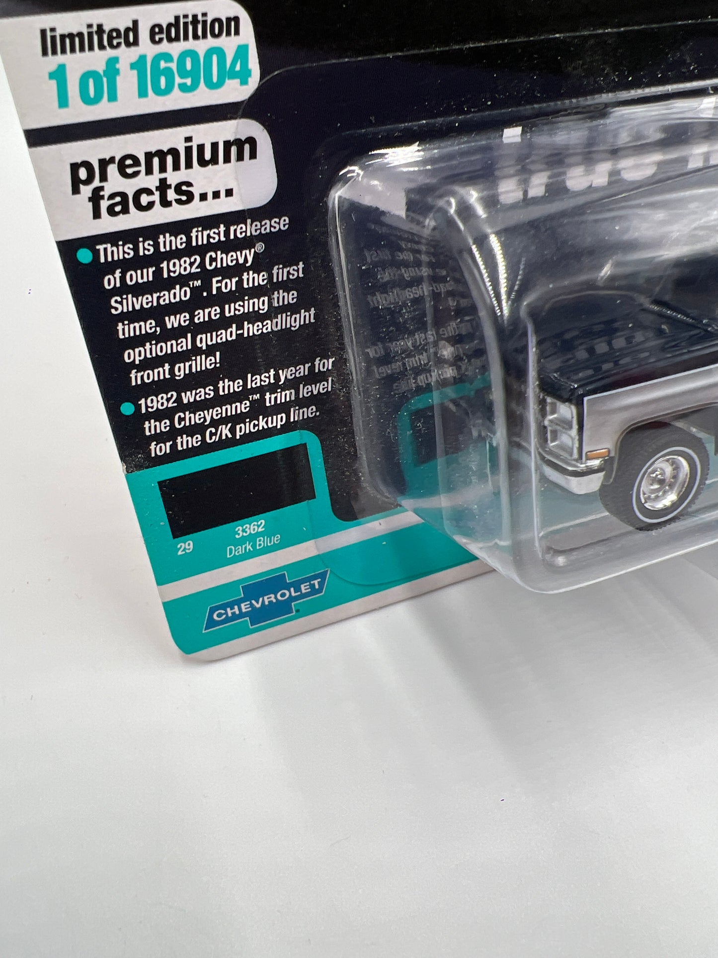 Auto World Muscle Trucks Release 2 Version A 1982 Chevy Silverado 10 Fleetside Dark Blue/Silver