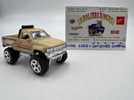 Hot Wheels Mainline 87 Toyota Pickup Truck Tan Loose