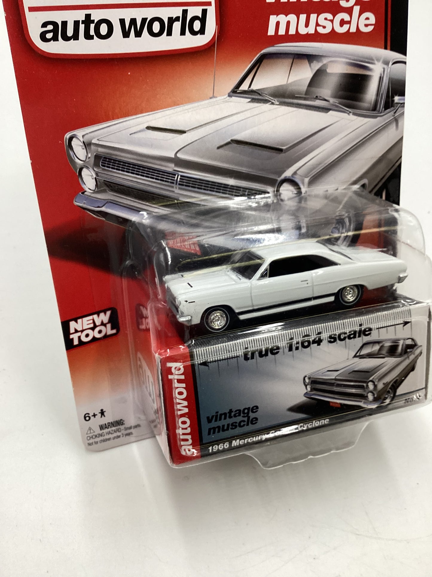 Auto World AW Vintage Muscle #2 1966 Mercury Comet Cyclone White 184F