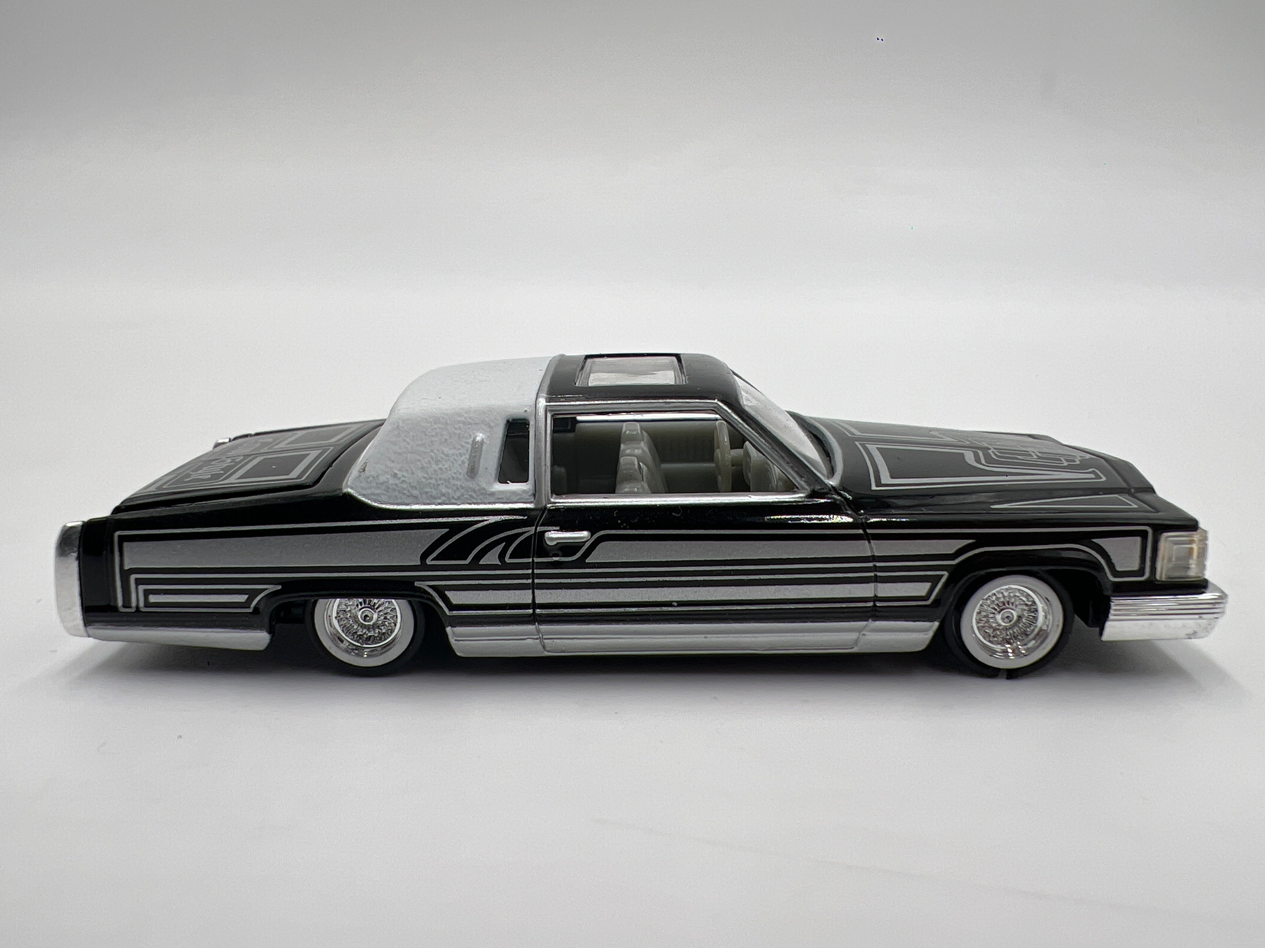 Revell 1/64 Lowrider Magazine #122 81 Cadillac Coupe DeVille Black