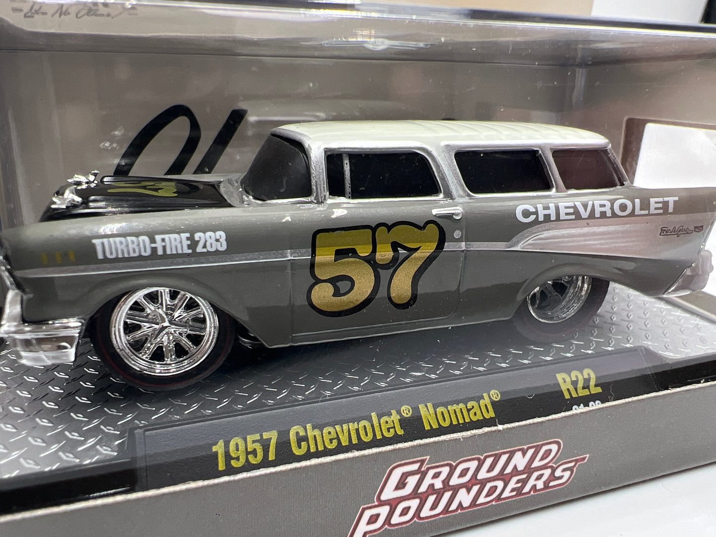 M2 Machines Ground Pounders 1957 Chevrolet Nomad Gray R22