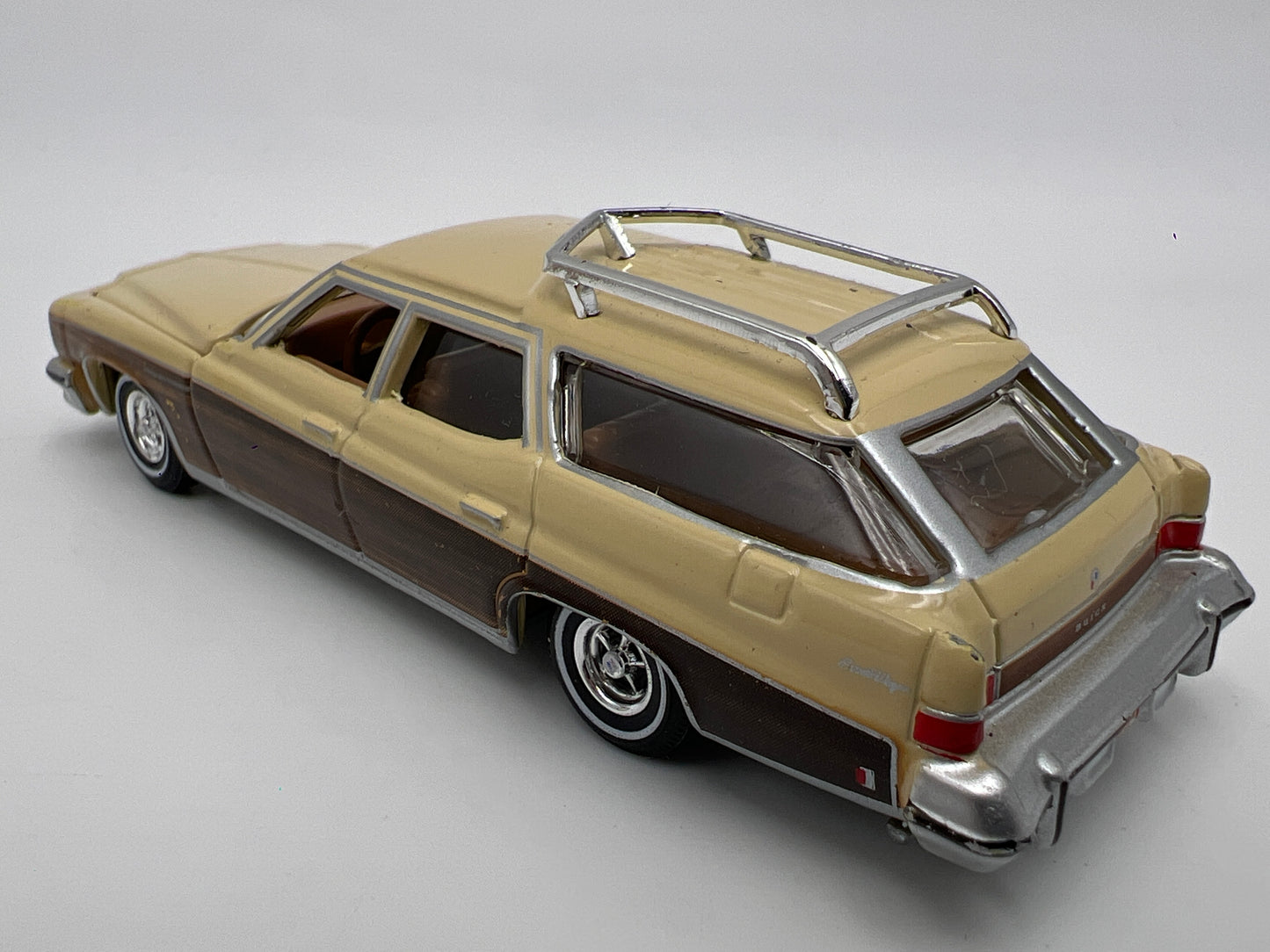 Auto World 1/64 Muscle Wagons 1974 Buick Estate Wagon Beige Loose