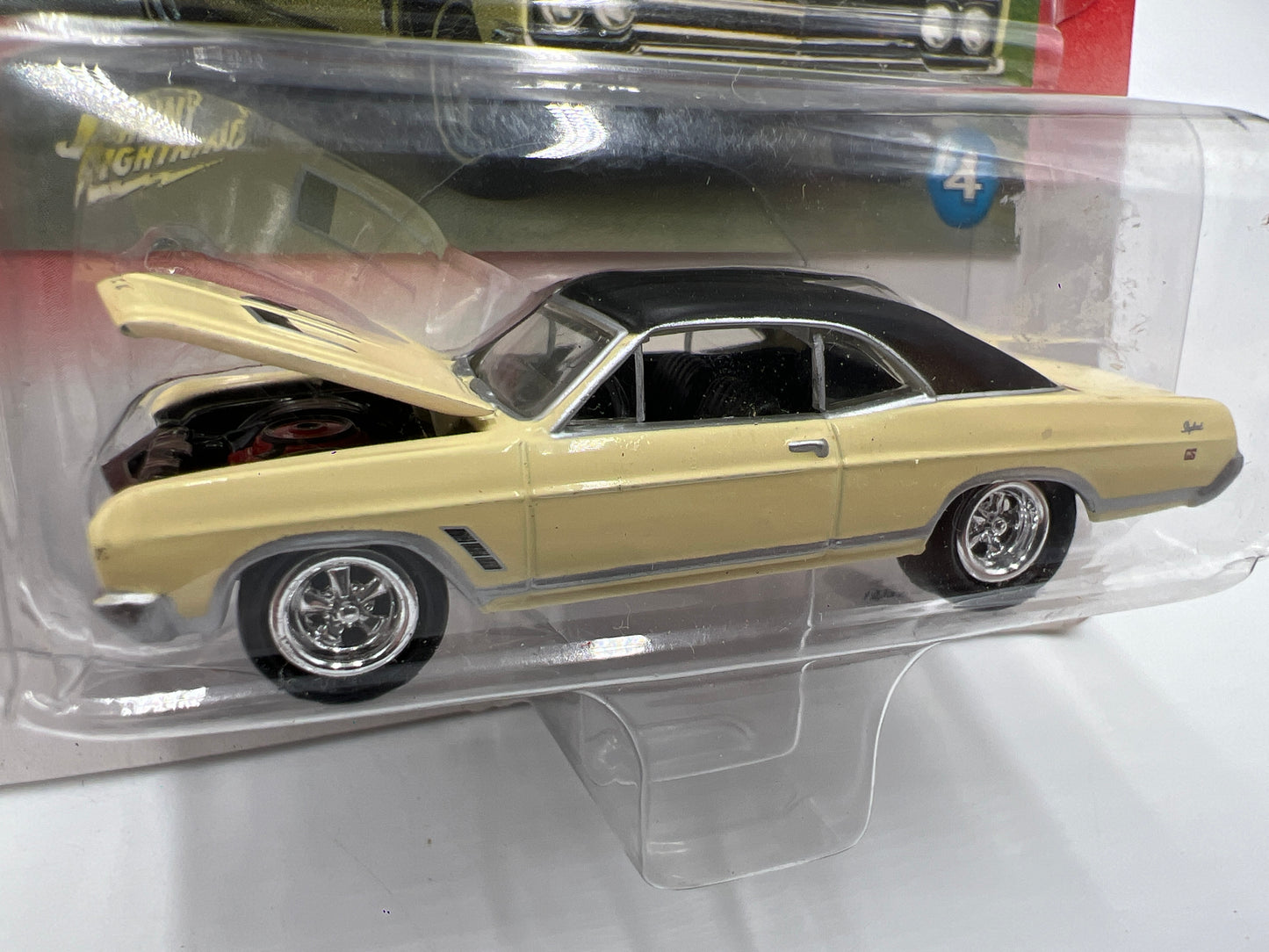 Johnny Lightning Muscle Cars USA #4 1966 Buick Skylark GS Yellow 219A