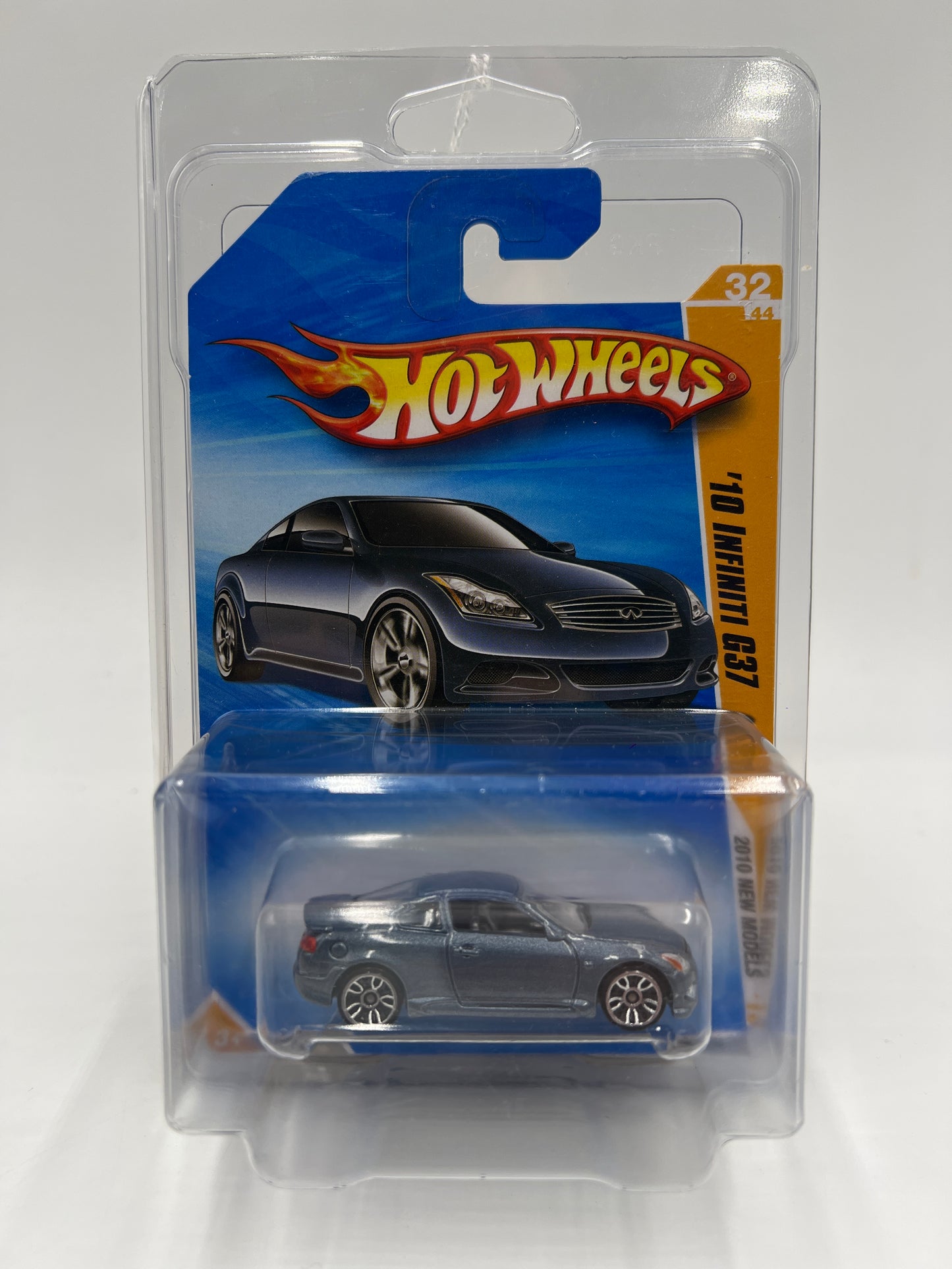 2010 Hot Wheels New Models #32 10 Infiniti G37 Blue W/Protector #2