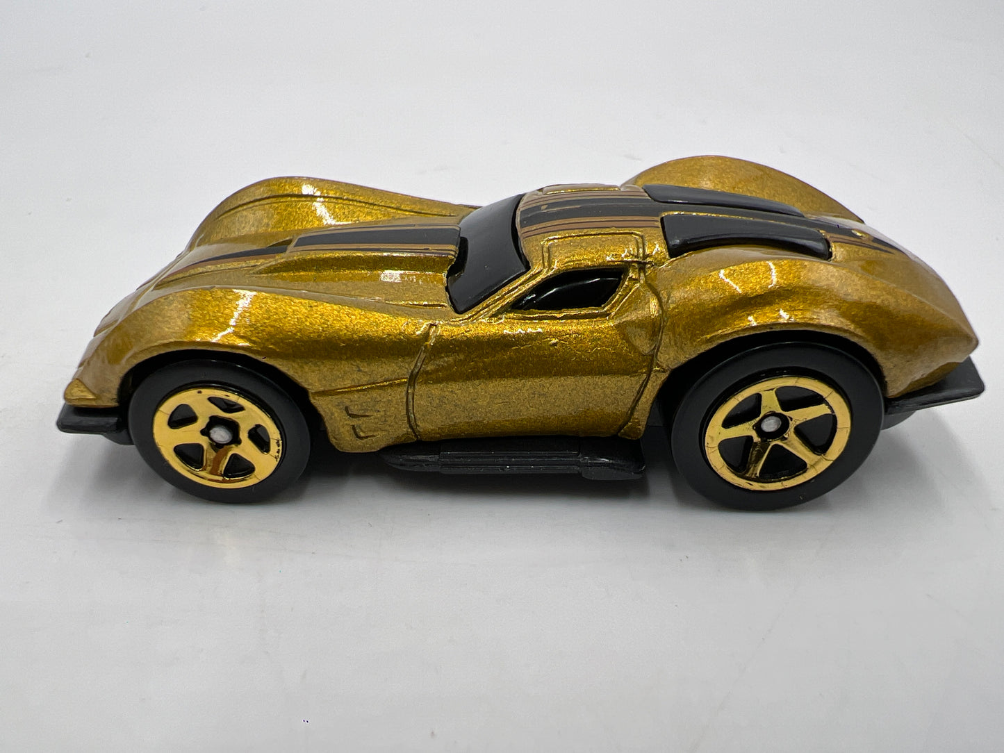 2015 Hot Wheels Mystery Models Series 2 #3 Chase 63 Corvette Stingray Gold