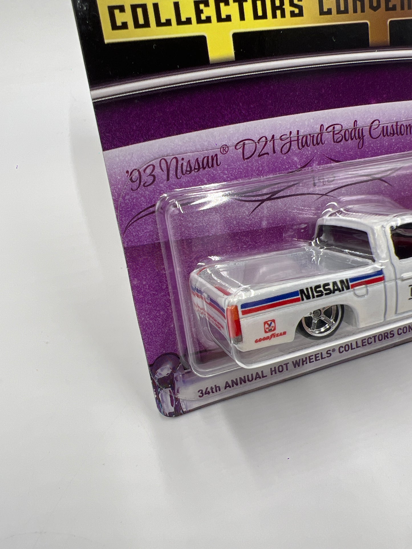 2020 Hot Wheels 34th Annual Collectors Convention #1155/6700 93 Nissan D21 Hard Body Custom White W/Protector
