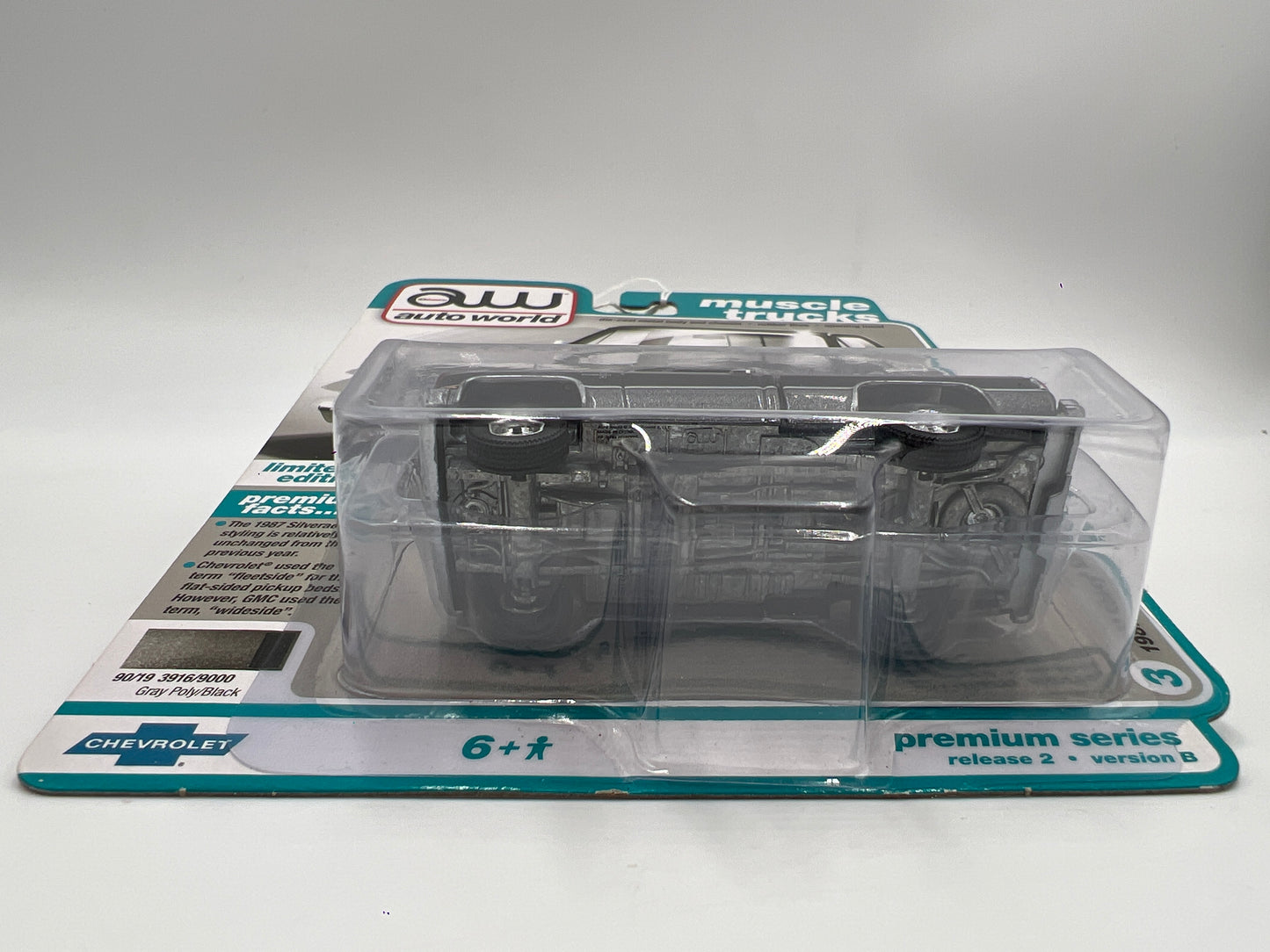 Auto World Muscle Trucks Release 2 Version B 1987 Chevy Silverado R10 Fleetside Gray/Black 182E