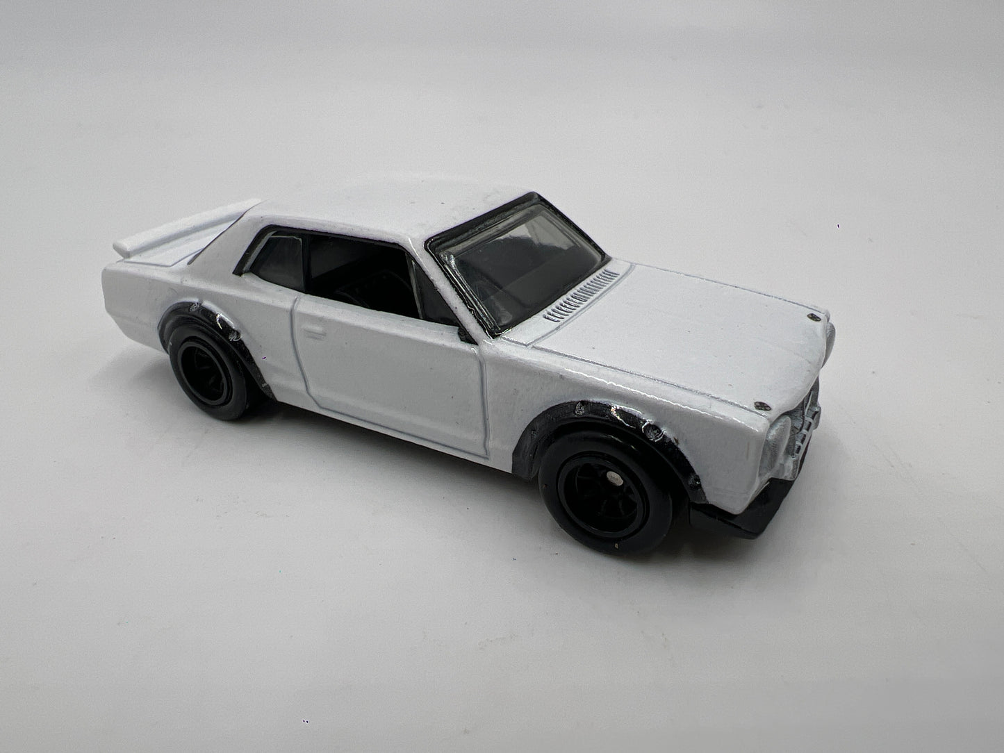 Hot Wheels Diorama Premium Nissan Skyline HT 2000GT-X White Loose