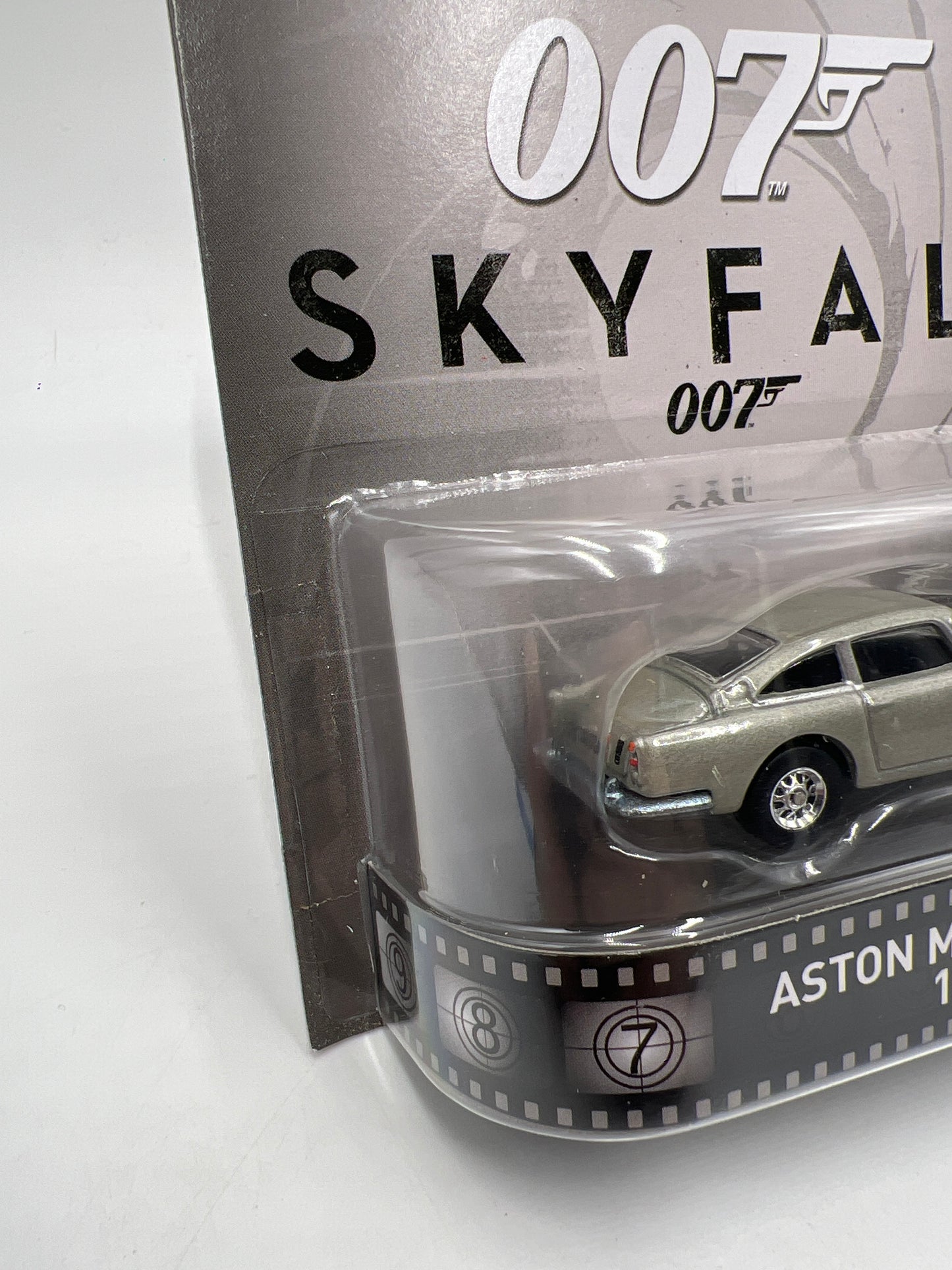 Hot Wheels Premium Retro Entertainment 007 Skyfall Aston Martin DB5 1963 Silver