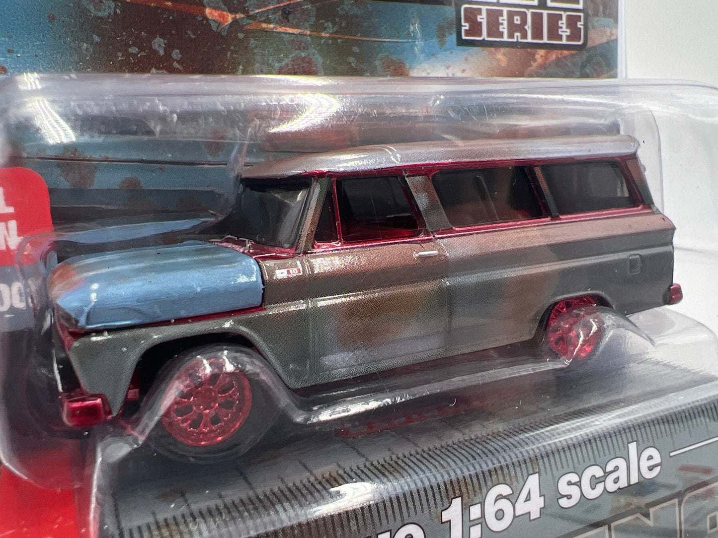 Auto World Mijo Exclusives Ultra Red CHASE Patina Series 1965 Chevy Suburban