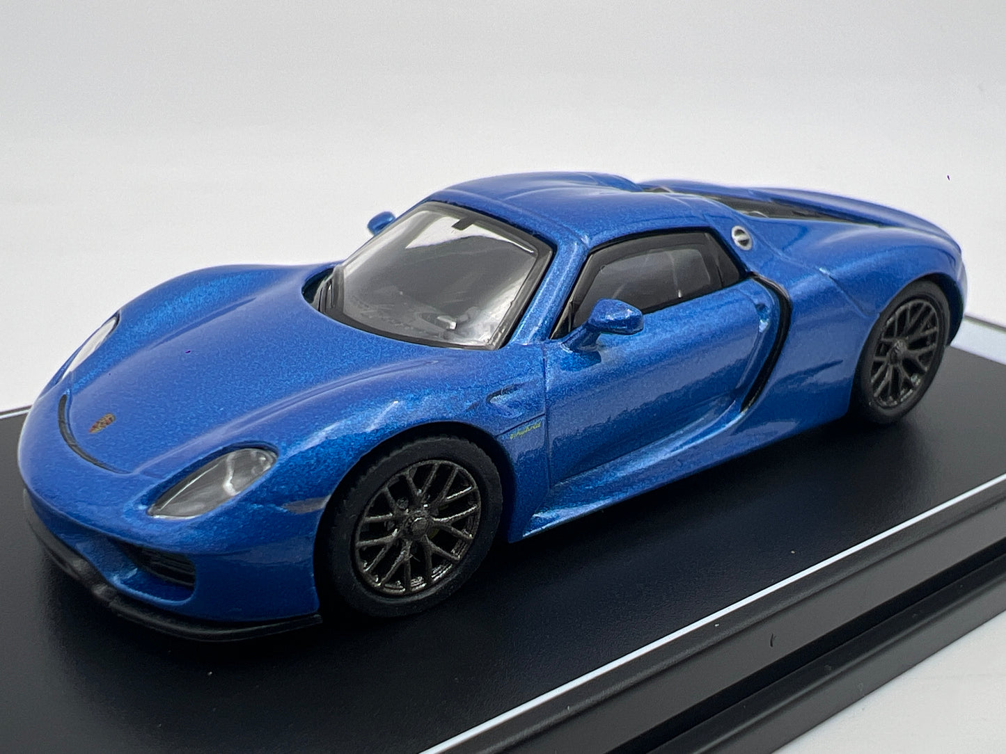 Poster Cars 1/64 Hypercar League Collection #18 Porsche 918 Spyder Blue