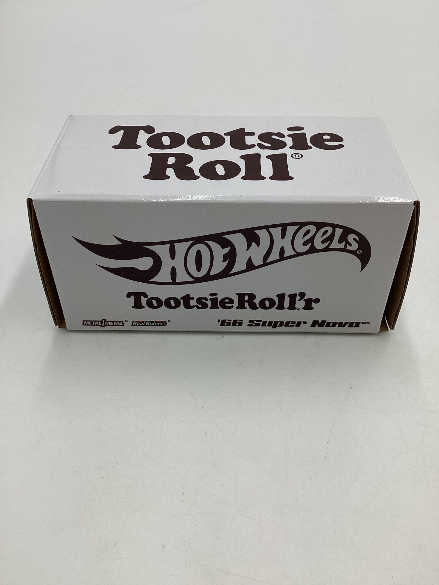 2021 Hot Wheels RLC Tootsie Roll’r #03012/12500 66 Super Nova Cracked Blister