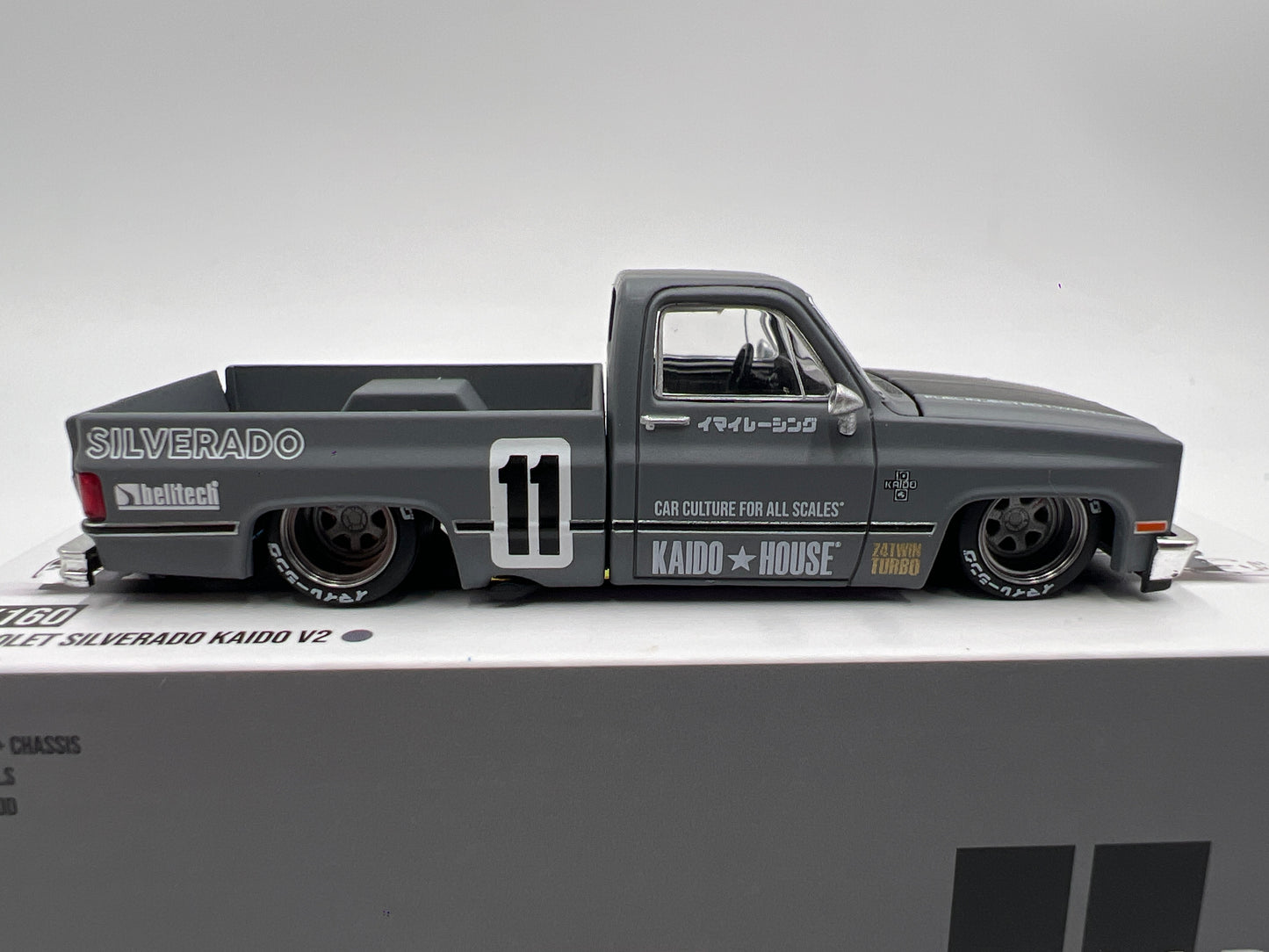 Mini GT Kaido House #160 Chevrolet Silverado Kaido V2 Gray