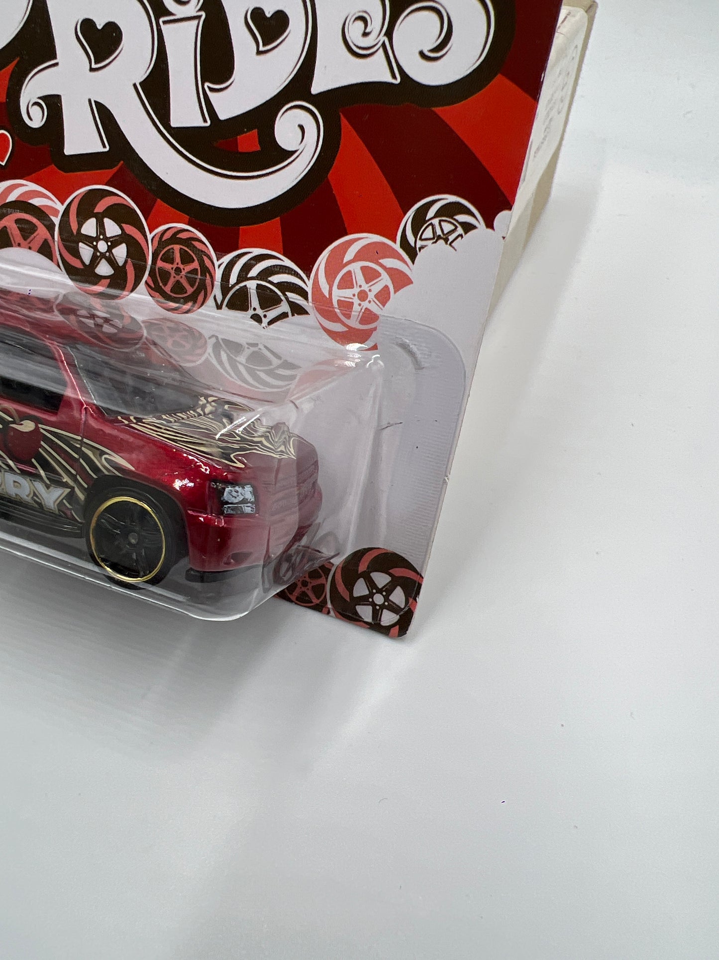 Hot Wheels Sweet Rides #1 07 Chevy Tahoe Red Sour Cherry 152D