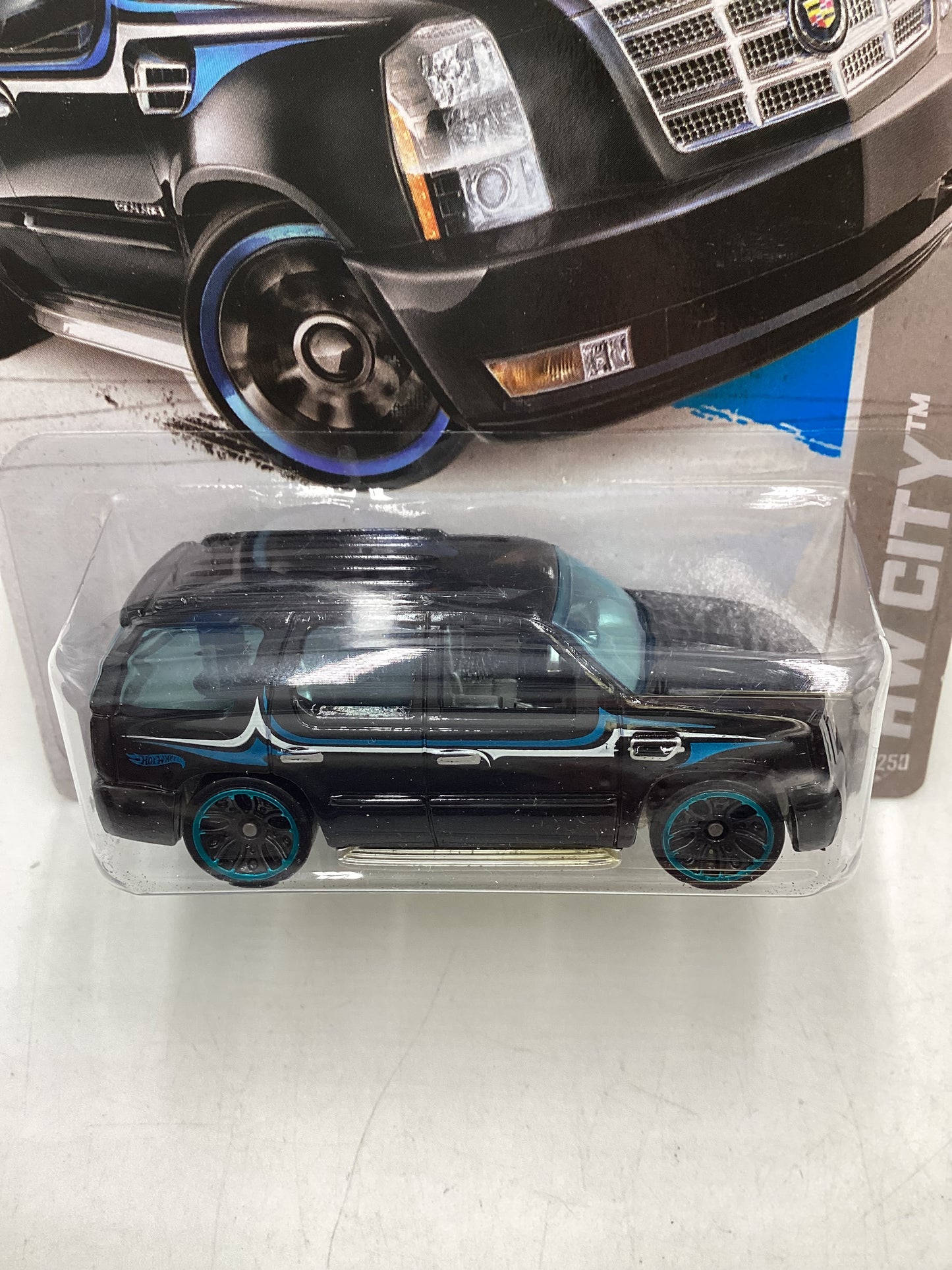 2013 Hot Wheels #6 07 Cadillac Escalade Black