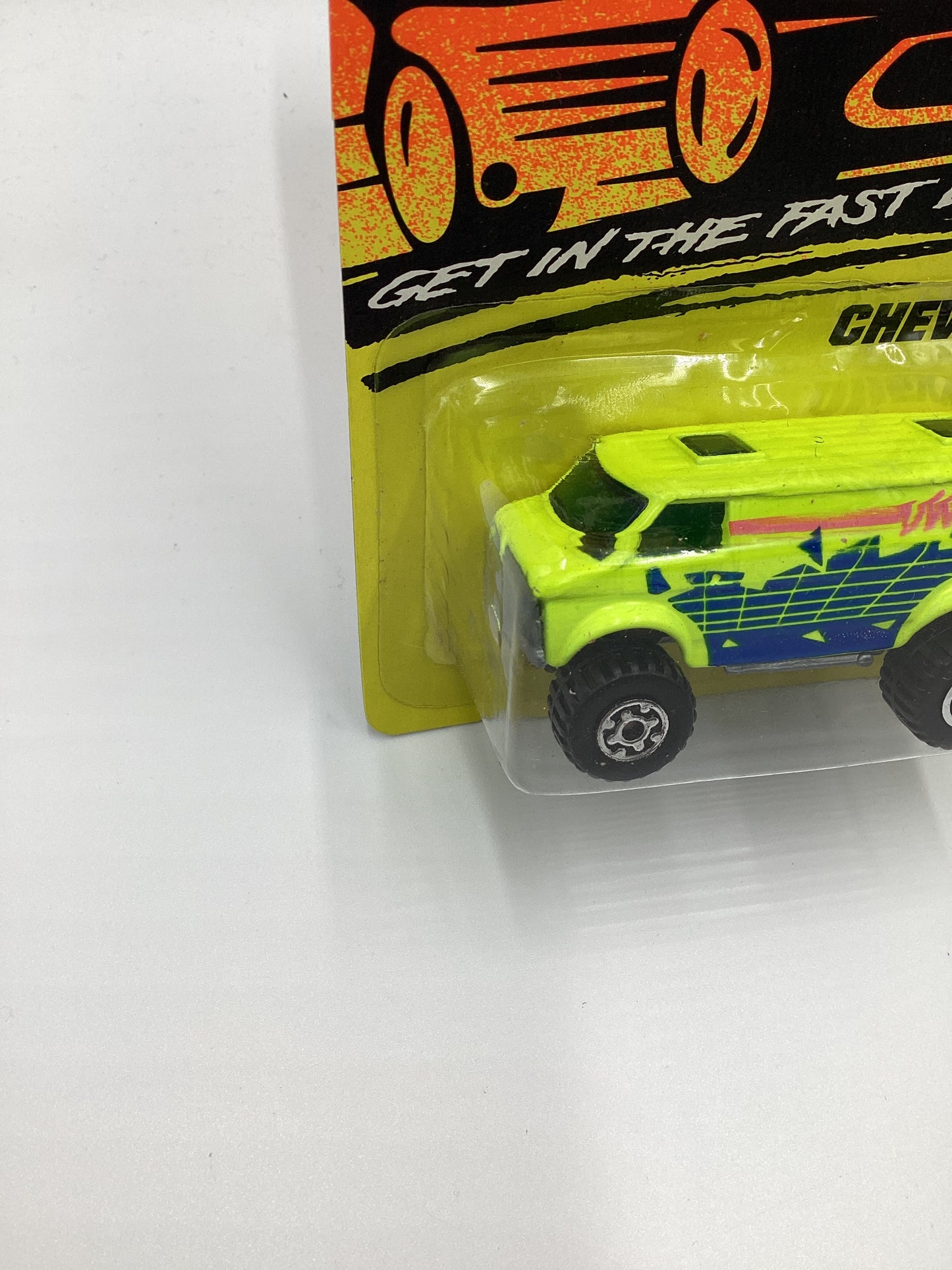 Matchbox Get In The Fast Lane #26 Chevy Van Neon Yellow 209E