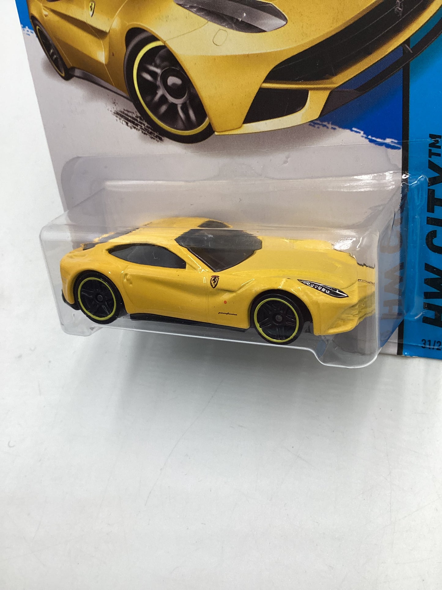 Hot Wheels 2014 Ferrari F12 Berlinetta #31 Yellow SR