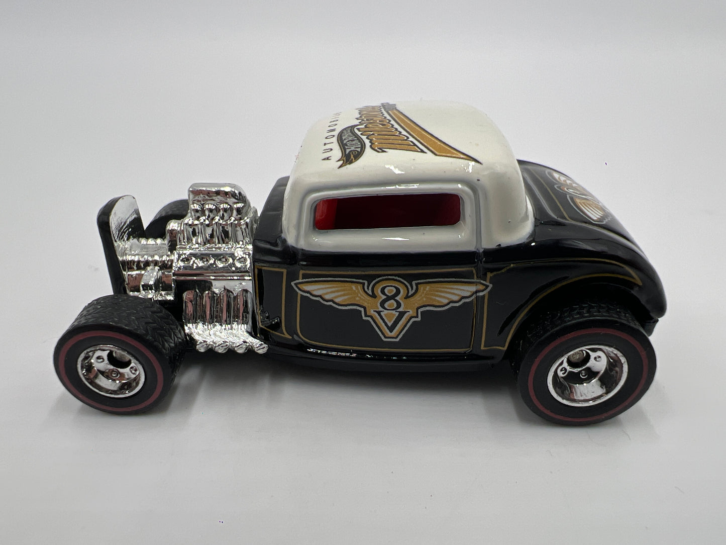 Hot Wheels 1/64 Premium Auto Milestones 32 Ford Black/White Loose