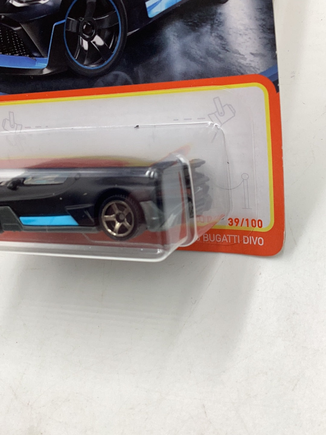 matchbox #39 2018 Bugatti Divo black YY2