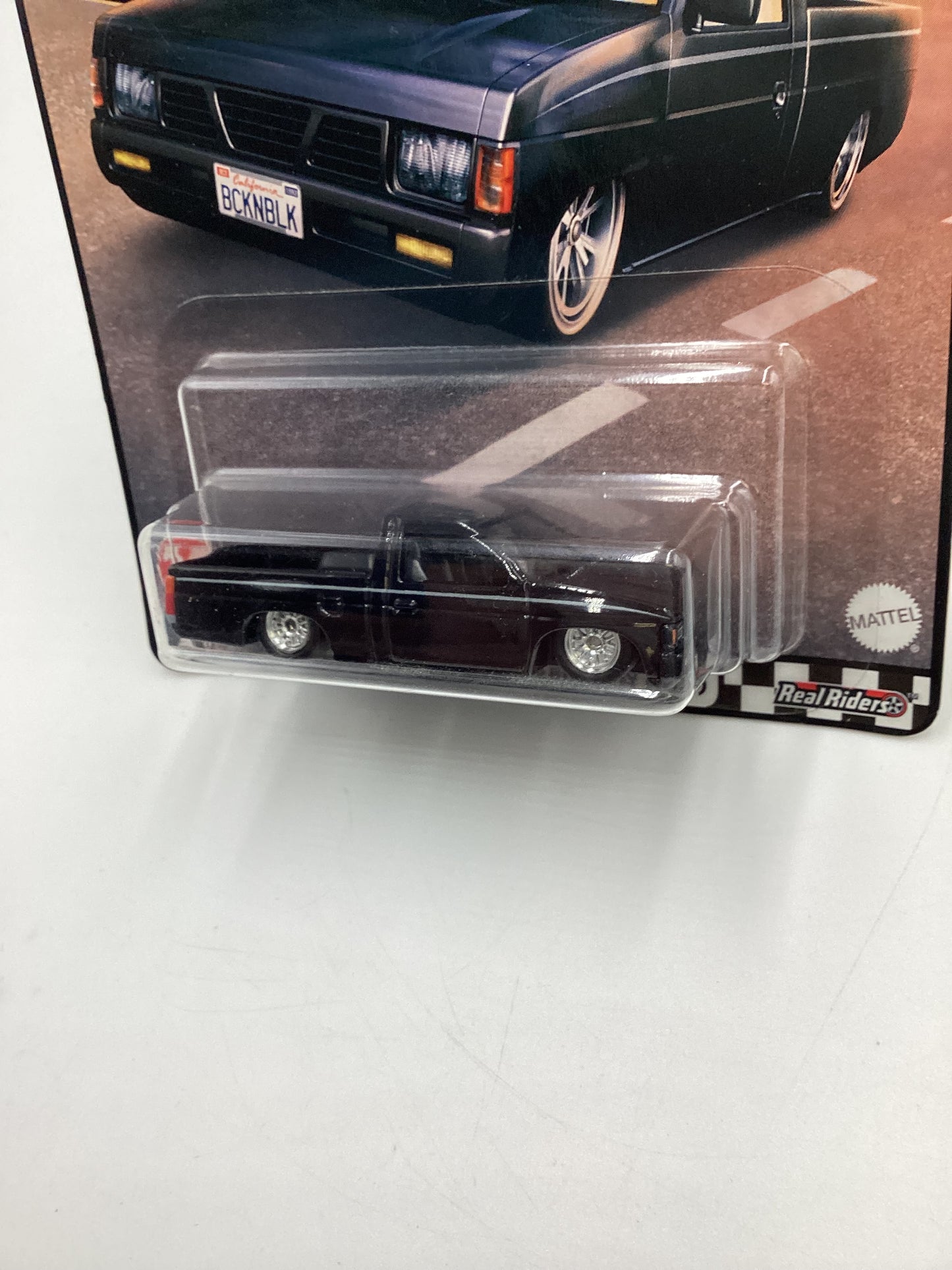 Hot Wheels Premium Boulevard #38 Custom ‘93 Nissan Hardbody Black w/ protector