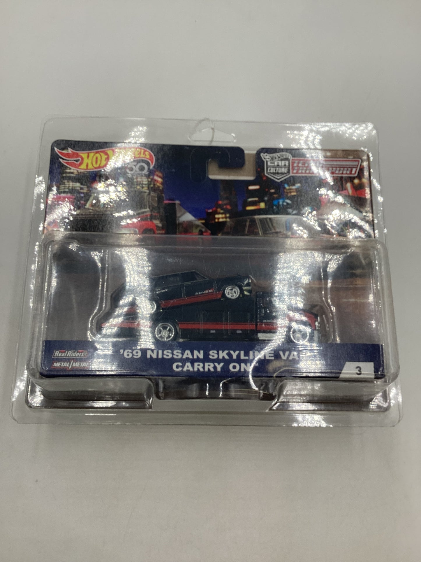 2018 Hot Wheels Team transport #3 69 Nissan Skyline Van & Carry On with Protector