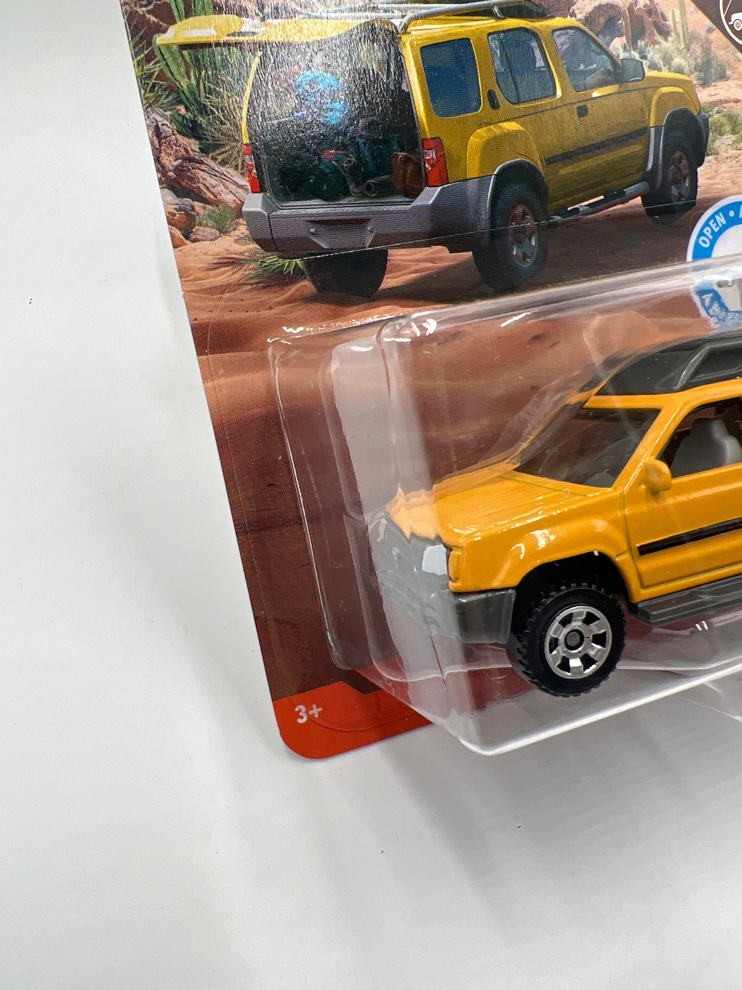 Matchbox Moving Parts MBX Off-Road 2000 Nissan Xterra Yellow 168L