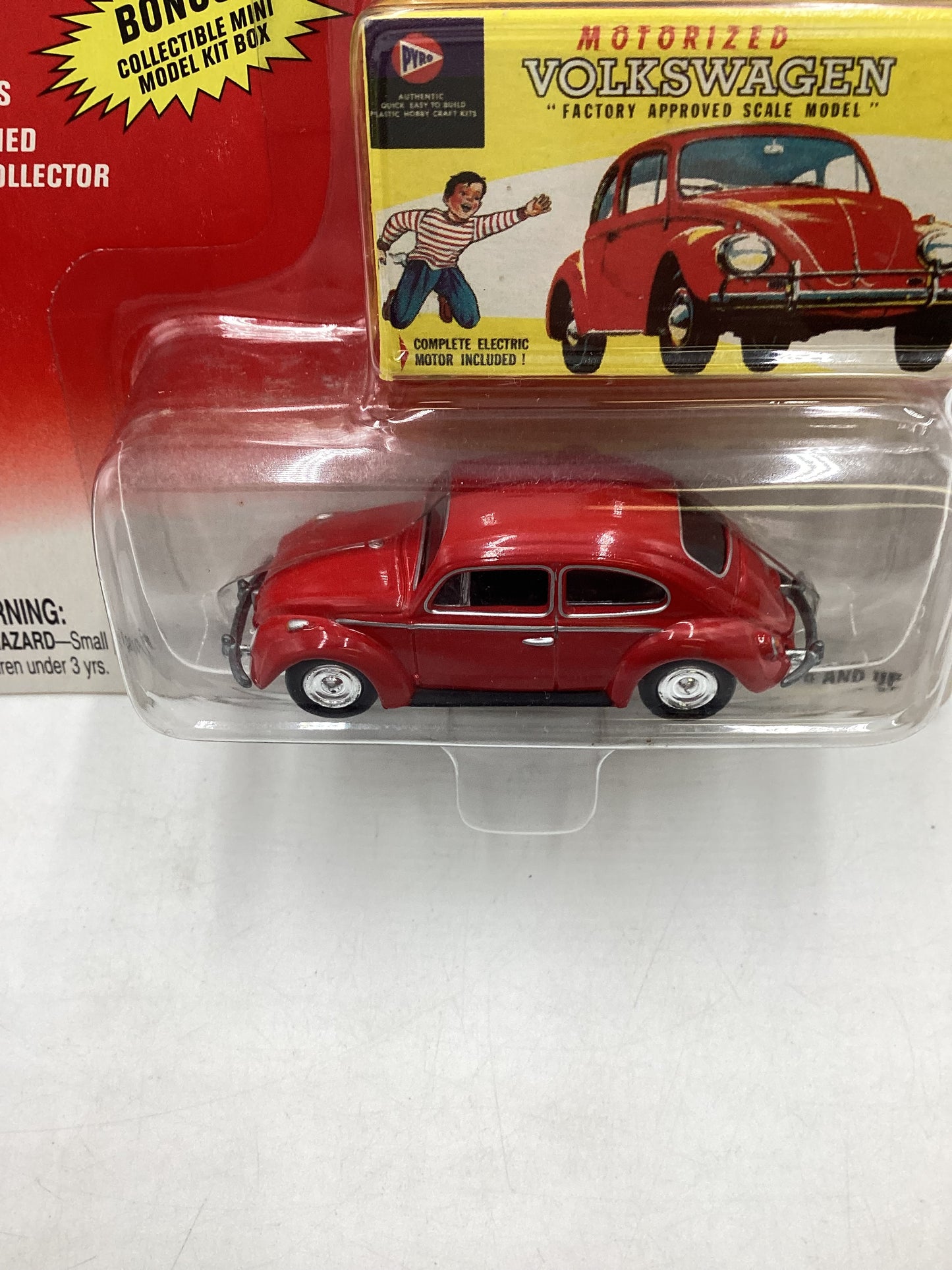 Johnny lightning Classic Plastic 1966 VW Beetle Red