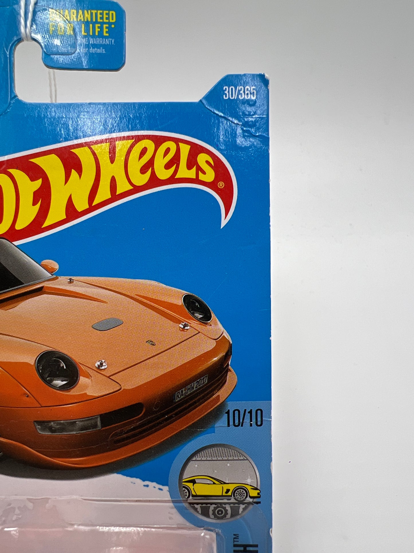 2017 Hot Wheels Factory Fresh #30 Porsche 993 GT2 Orange (Bad Card) 98A