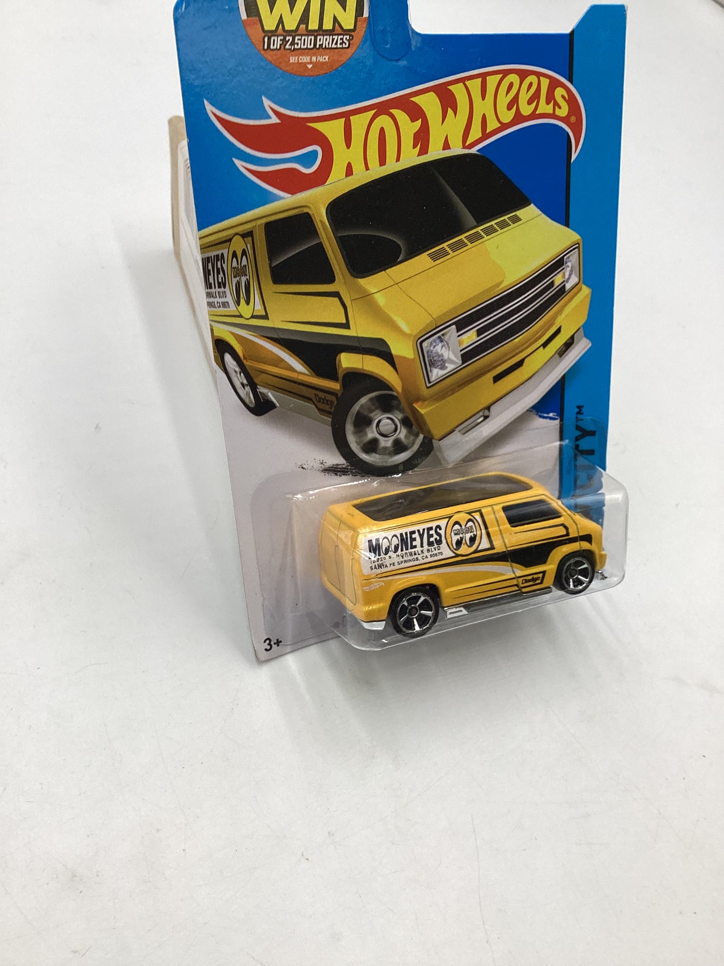 2015 Hot wheels HW City #20 Custom 77 Dodge Van Mooneyes 43D