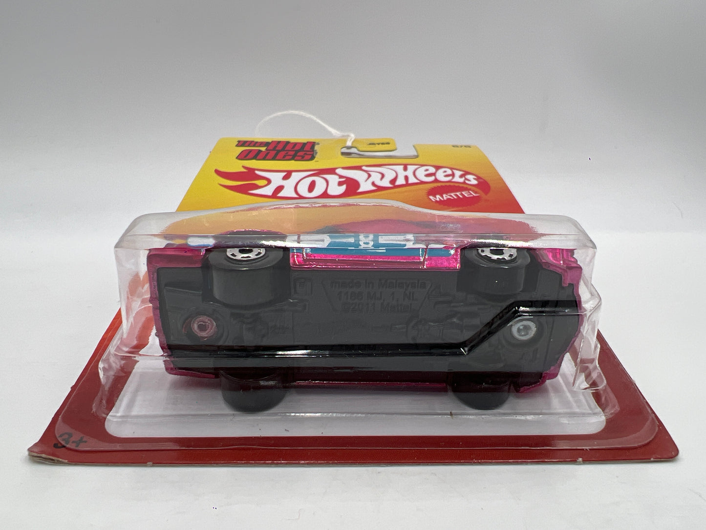 Hot Wheels Target Exclusive The Hot Ones #6 81 Camaro Pink 164i