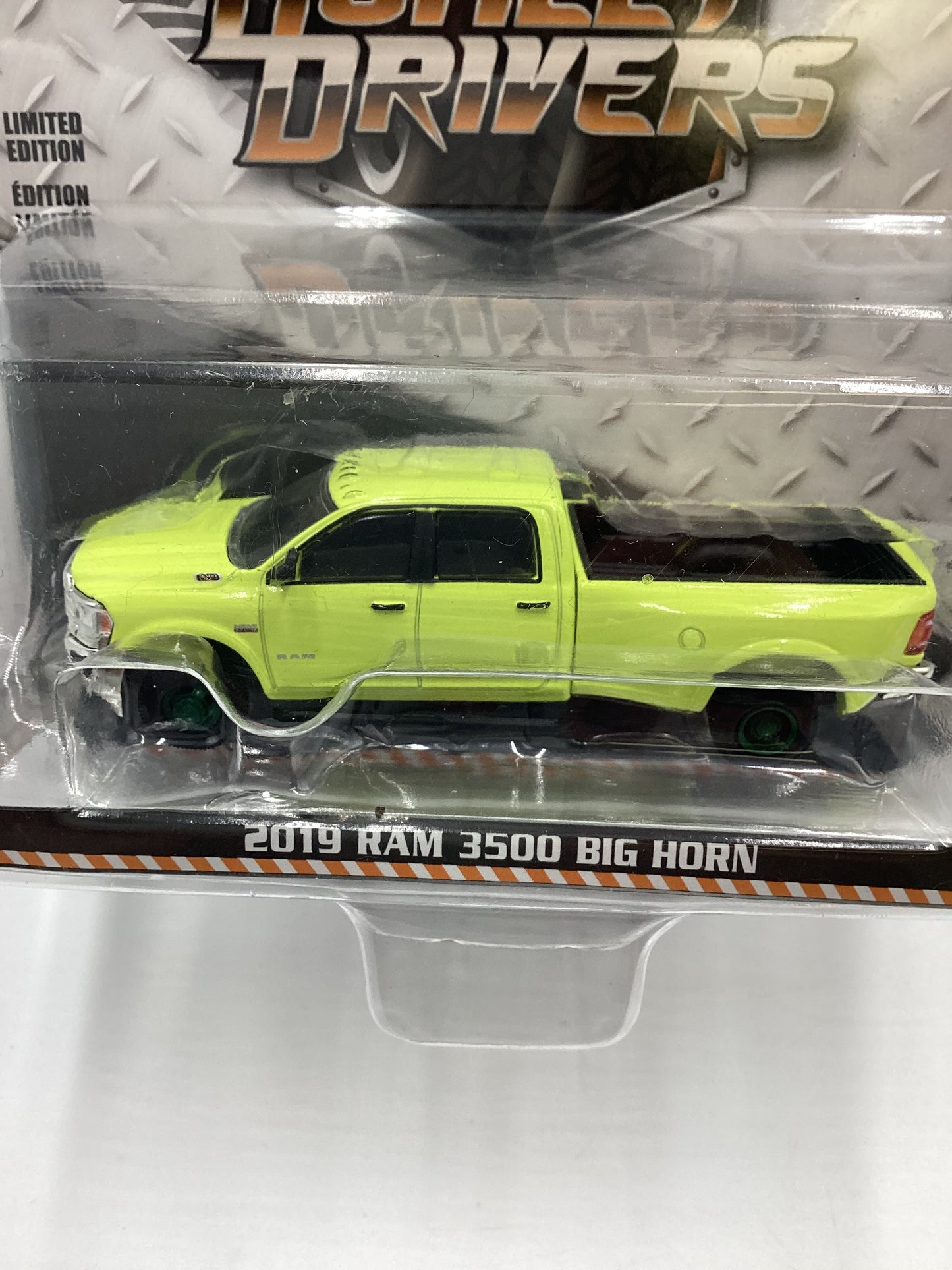 Greenlight Dually Drivers Series 11 2019 Dodge Ram 3500 Big Horn Neon Yellow CHASE