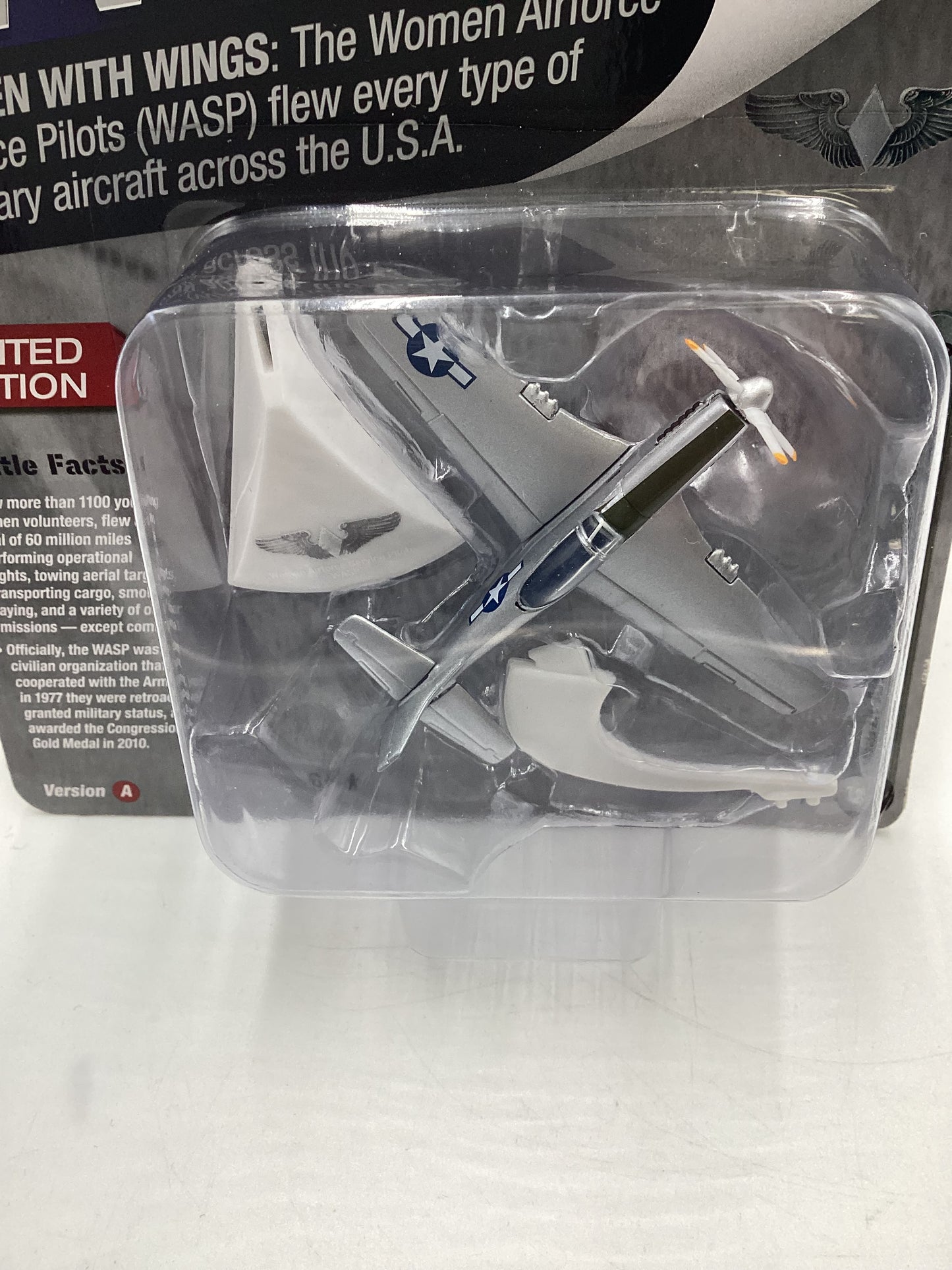 Johnny Lightning WW2 History Revealed Release 1 Version A North American Aviation P-51 Mustang White Lightning Chase