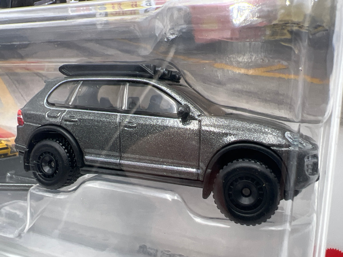 2026 Hot Wheels Team Transport #95 Shell 89 Porsche 944 Turbo & 2008 Porsche Cayenne