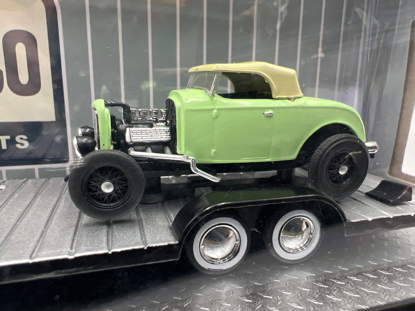 M2 Machines Auto Haulers FoMoCo 1976 Ford Bronco & 1932 Ford Roadster R68