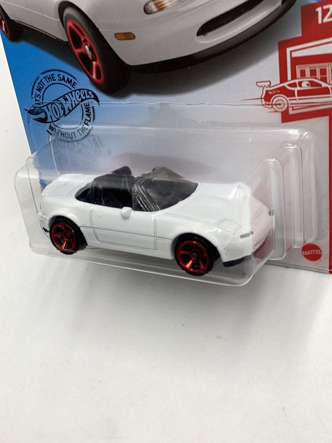 2020 hot wheels red edition #208 91 Mazda MX-5 Miata target red W/protector