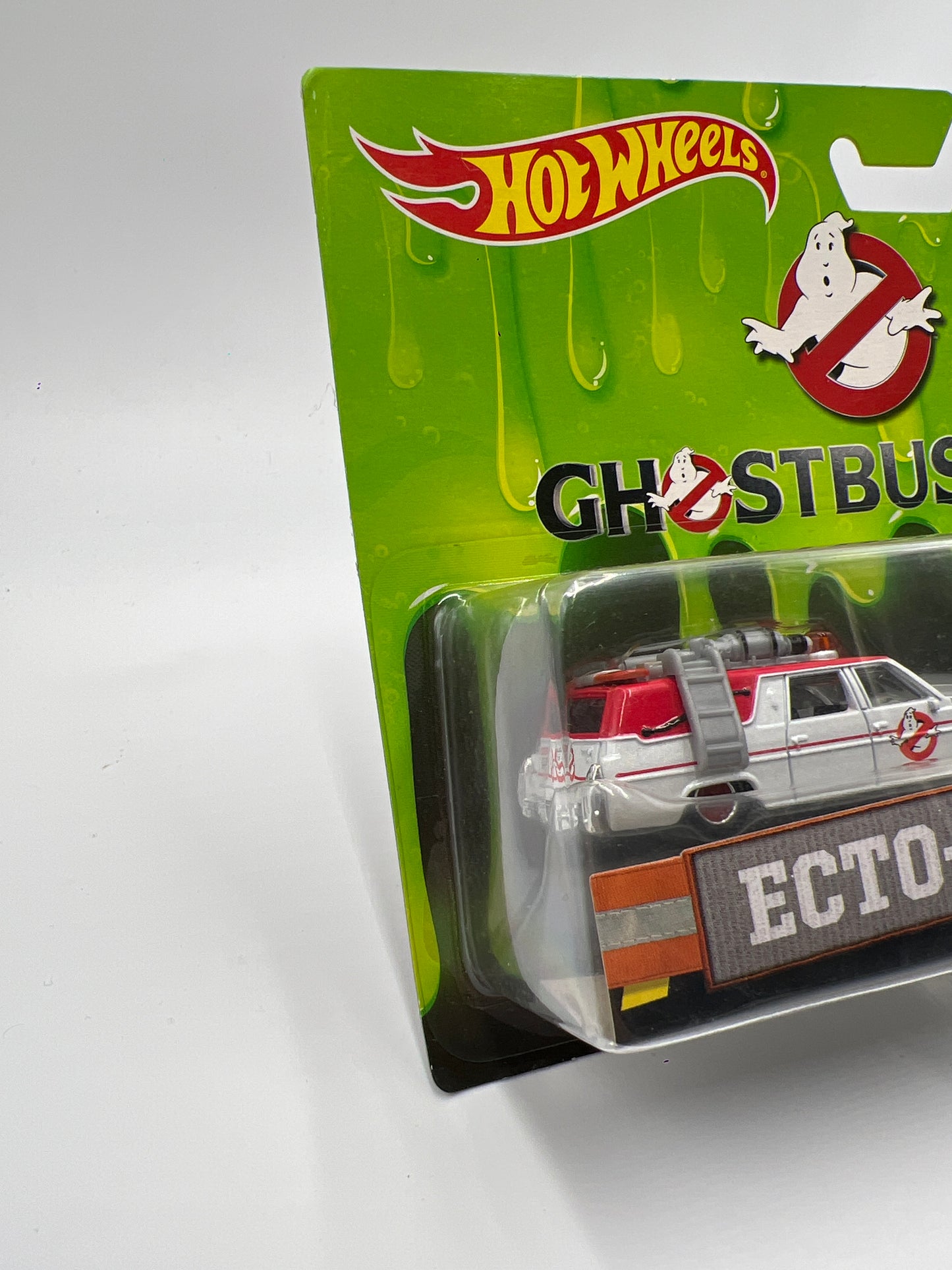 2016 Hot Wheels Ghostbusters 2 Pack Premium Ecto-1 & Ecto-2 W/Protector