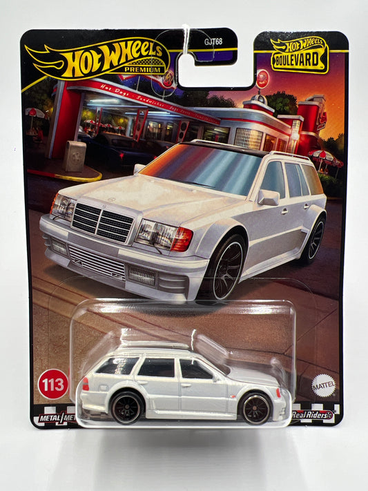 2024 Hot Wheels Premium Boulevard #113 Mercedes-Benz E 36 AMG White 260G