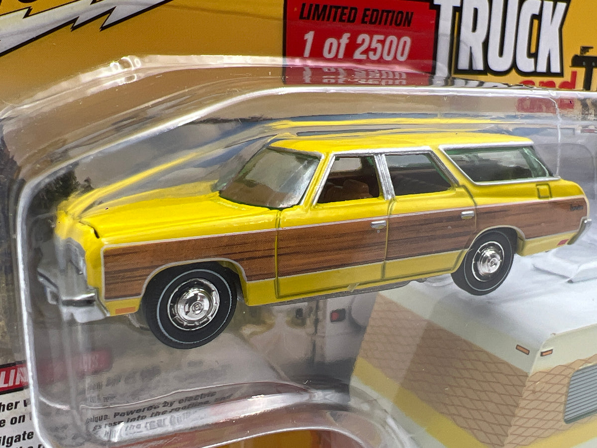 Johnny Lightning Truck And Trailer R1 Version A 1973 Chevy Caprice Wagon W/Camper Trailer