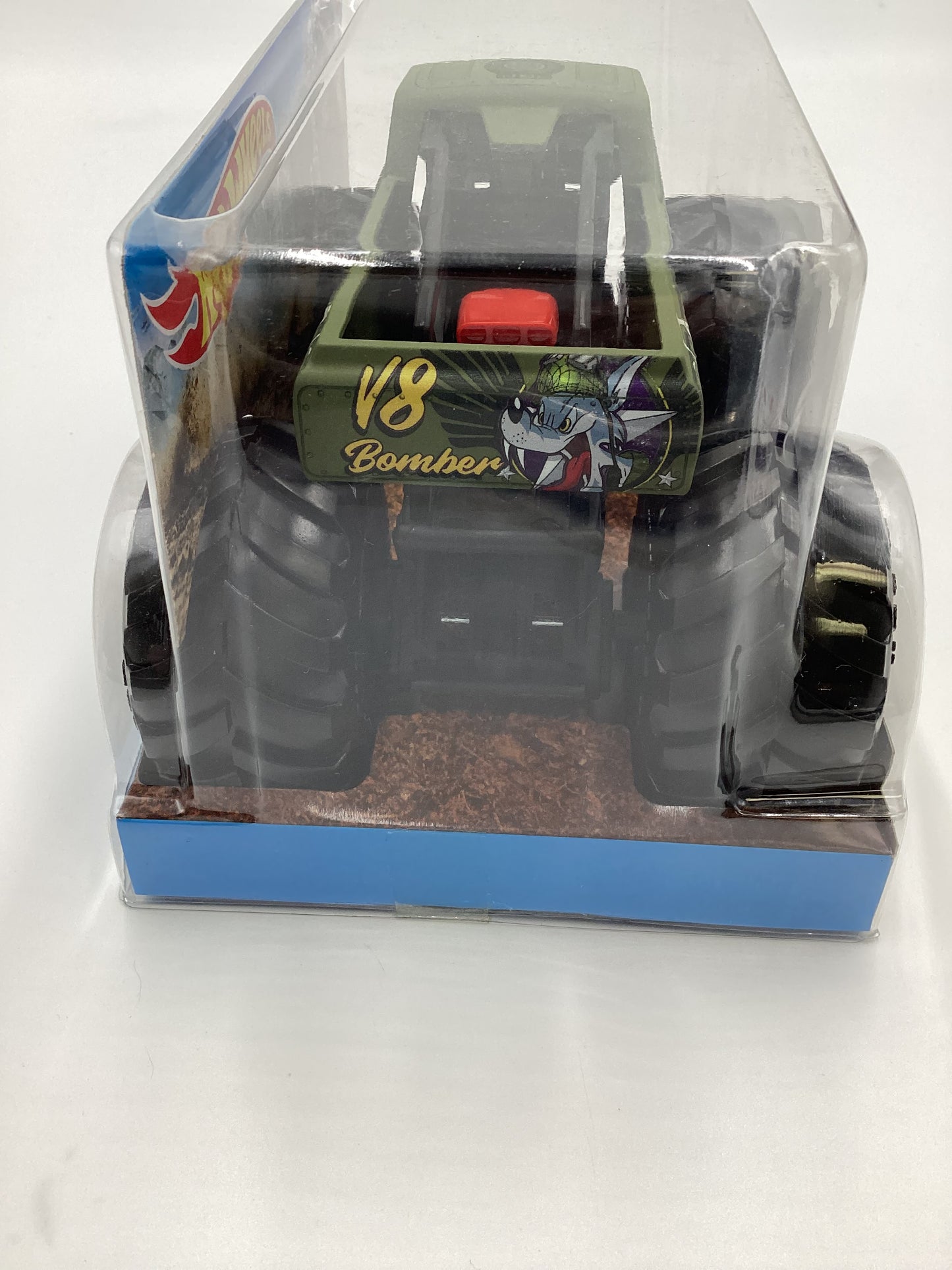 2020 Hot Wheels Monster Trucks Giant Wheels V8 Bomber