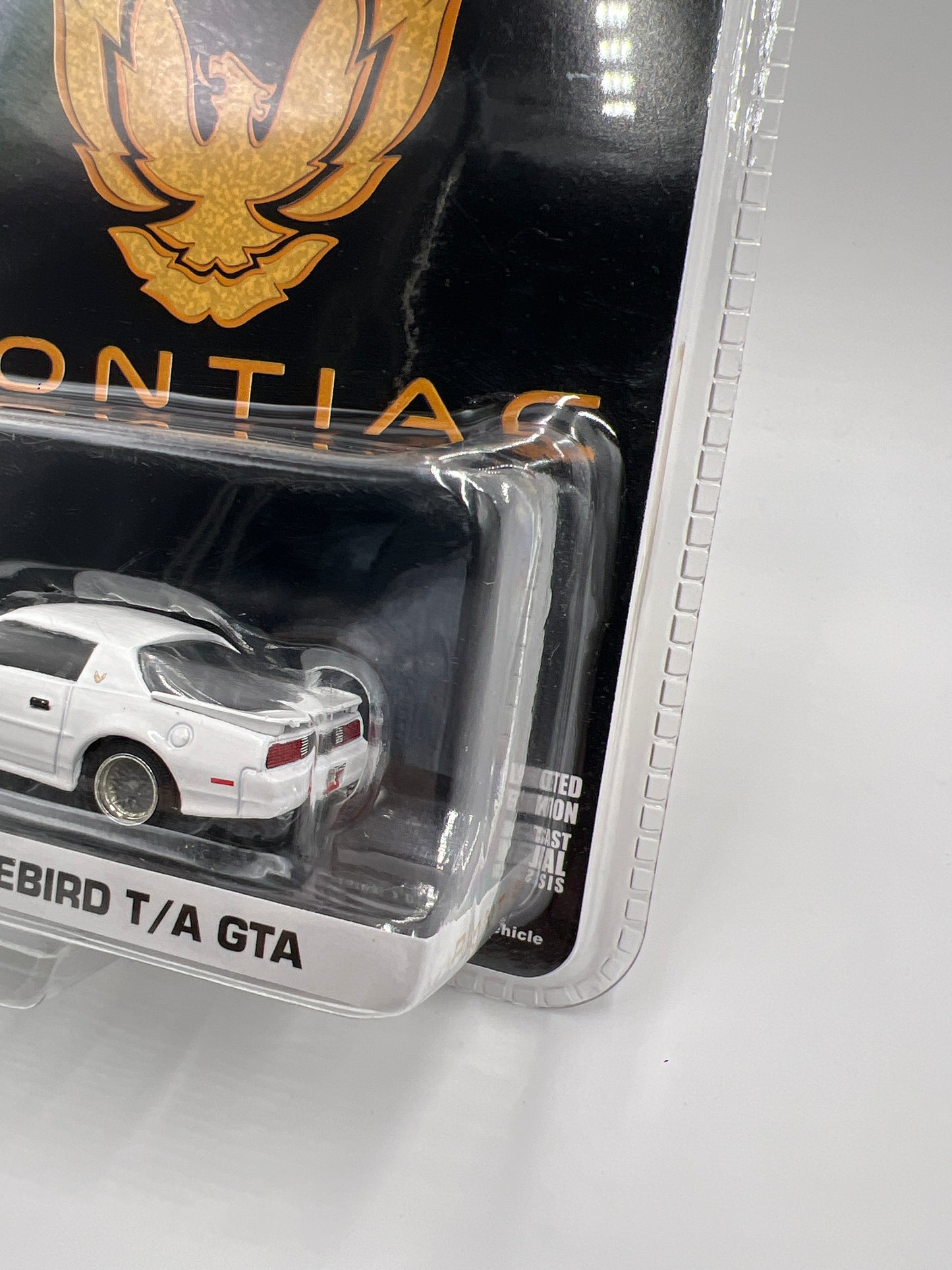 Greenlight Midwest Diecast Exclusive 1987 Pontiac Firebird T/A GTA White 182D