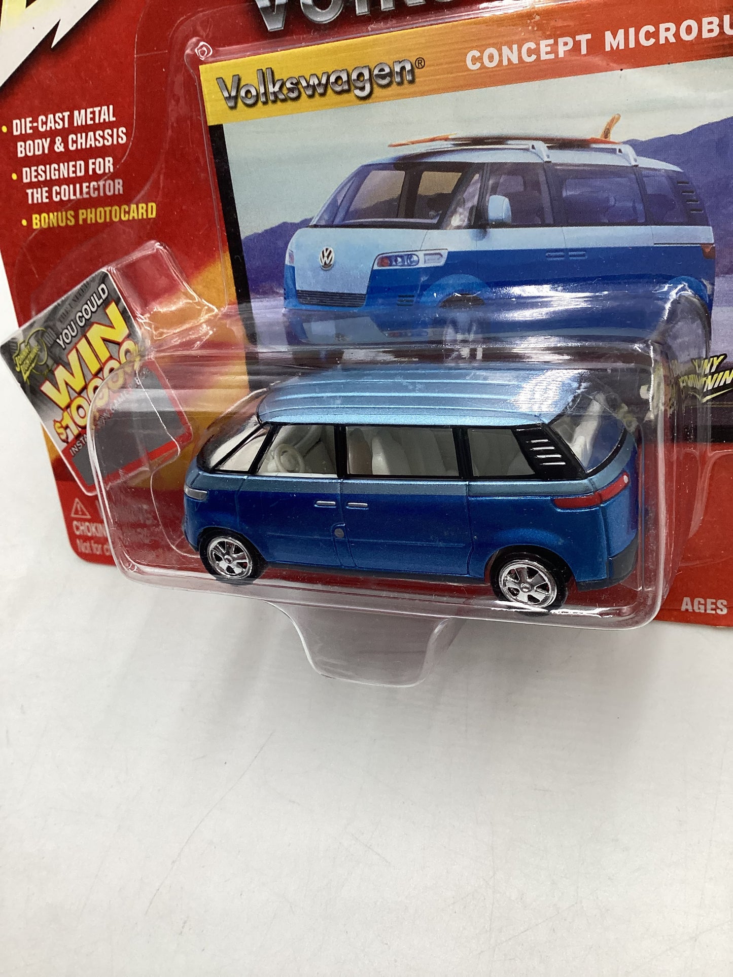 Johnny Lightning Volkswagen Microbus Concept Blue 220G