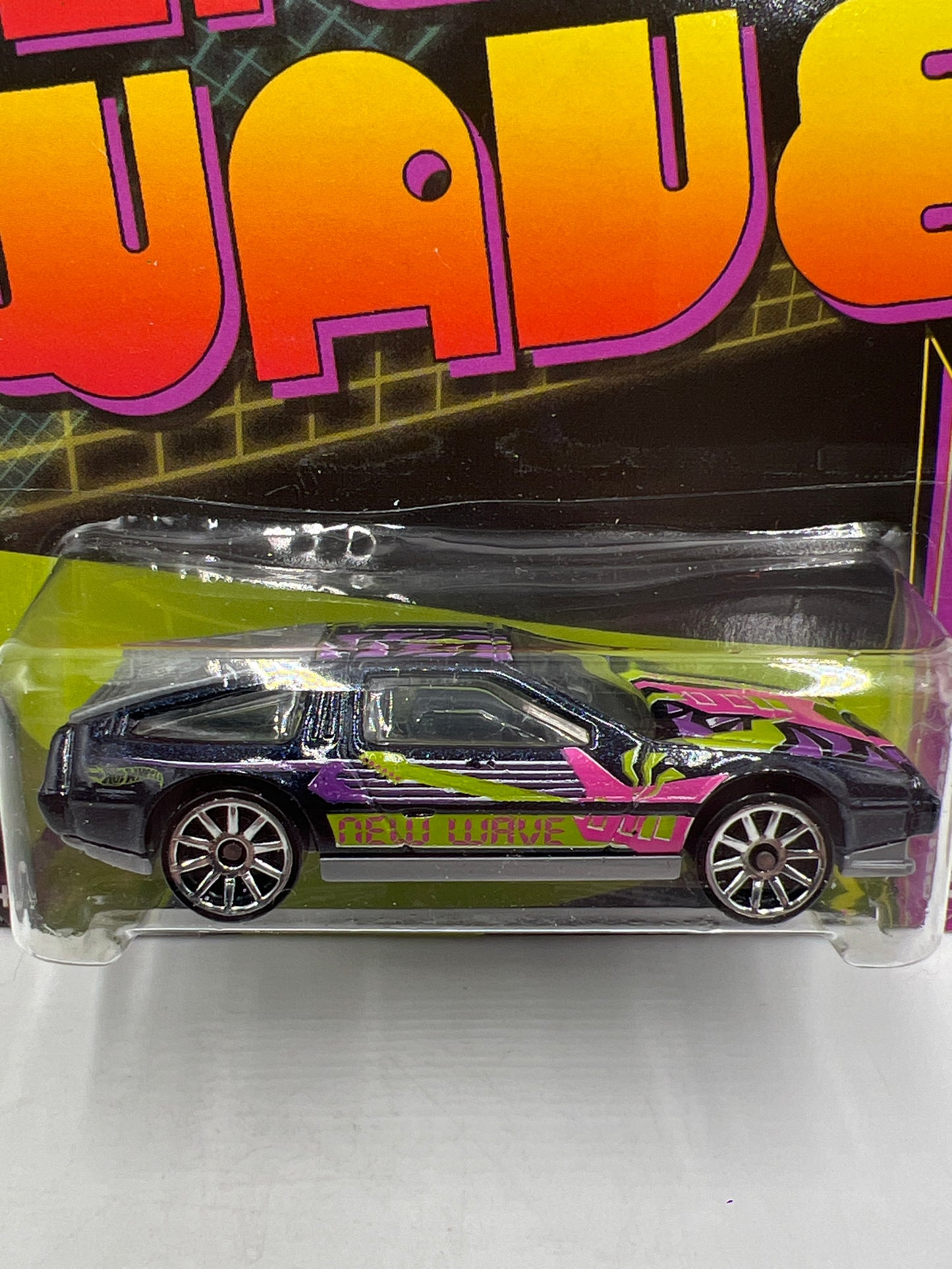 Hot Wheels Jukebox New Wave #24 DeLorean DMC-12 Black W/Protector Bad Card