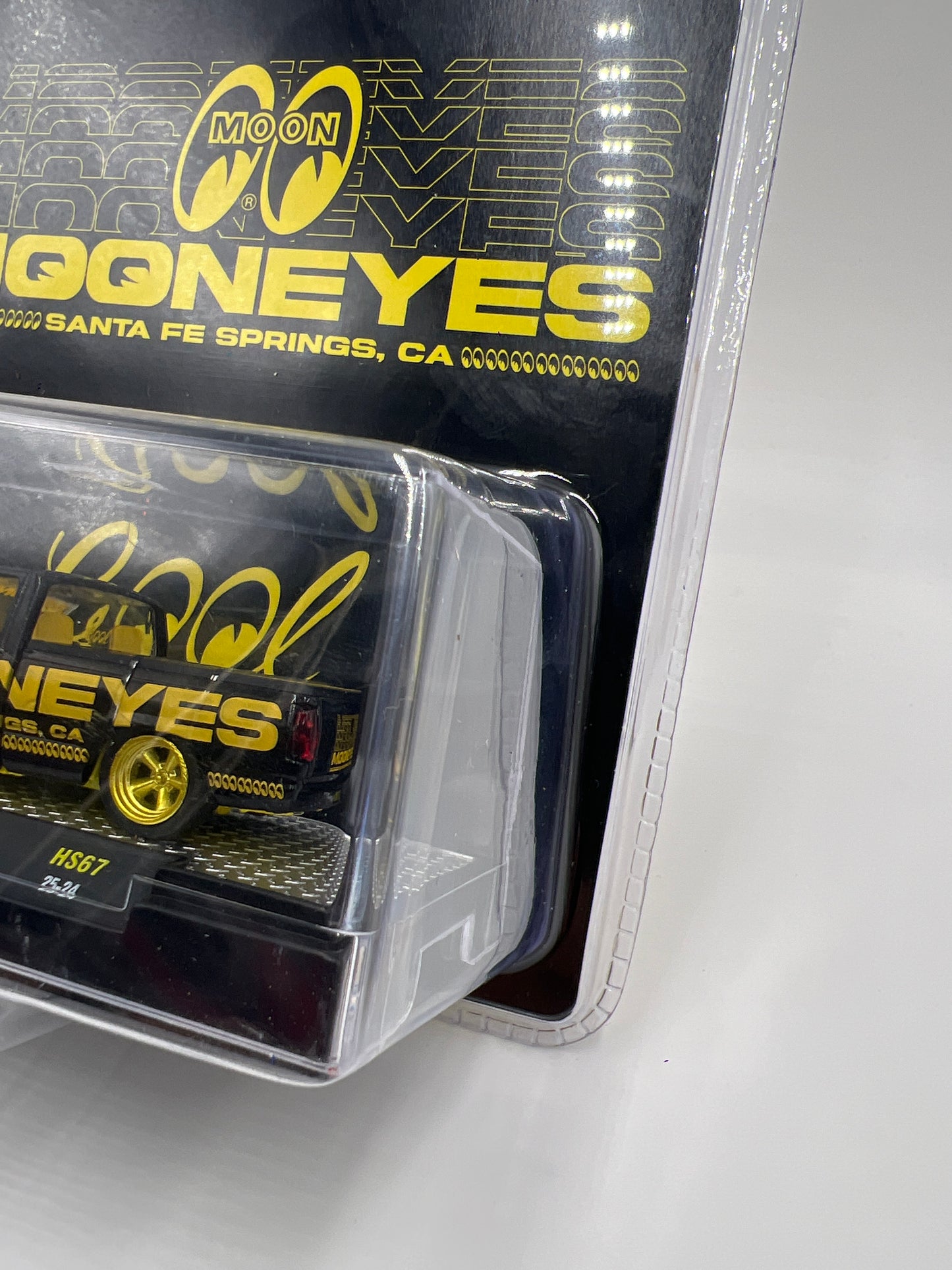 M2 Machines Hobby Lobby Exclusive CHASE 1/400 Mooneyes OBS 1988 GMC Sierra 1500 Custom HS67