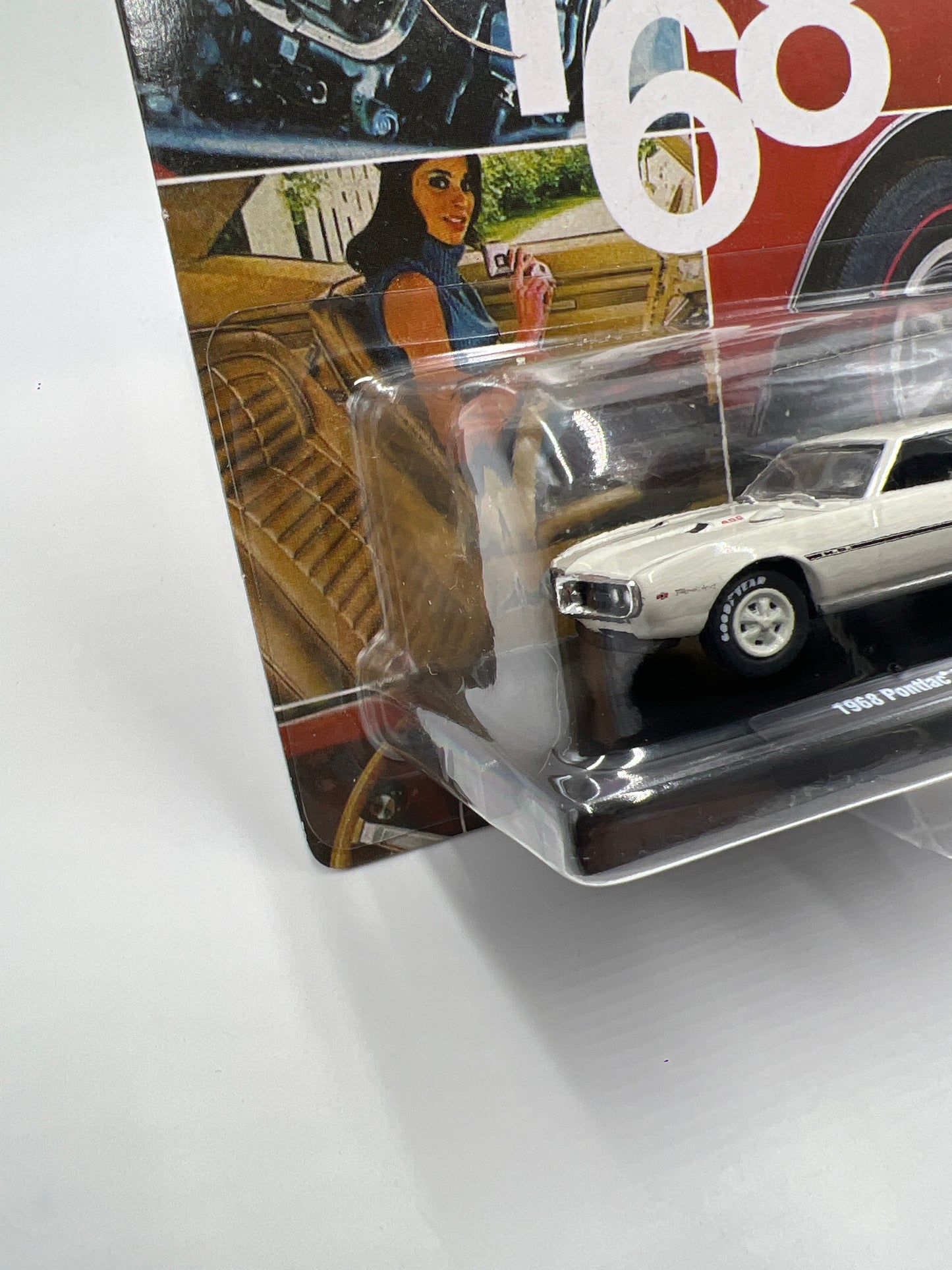 M2 Machines Auto-Drivers 1968 Pontiac Firebird 400 H.O. White R85 189C