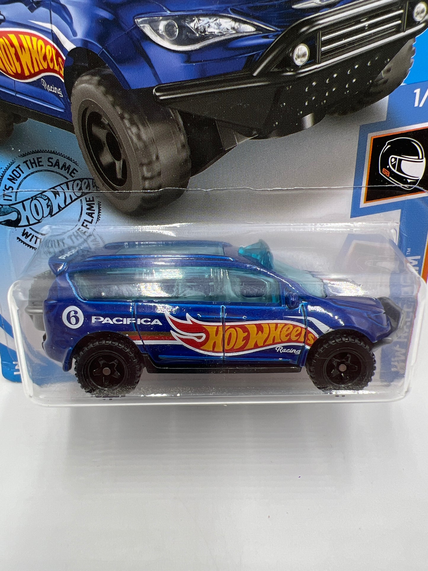 2019 Hot Wheels Race Team #215 Chrysler Pacifica Blue 55B